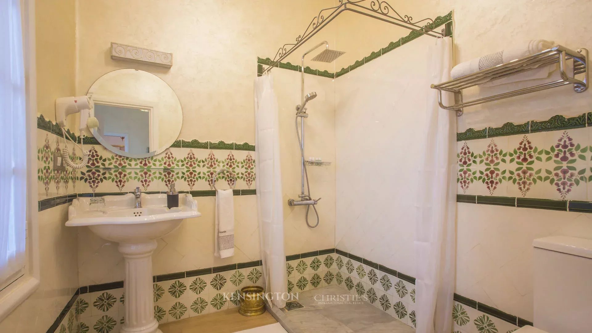 9 Bedroom Villa/Townhouse's Image 29