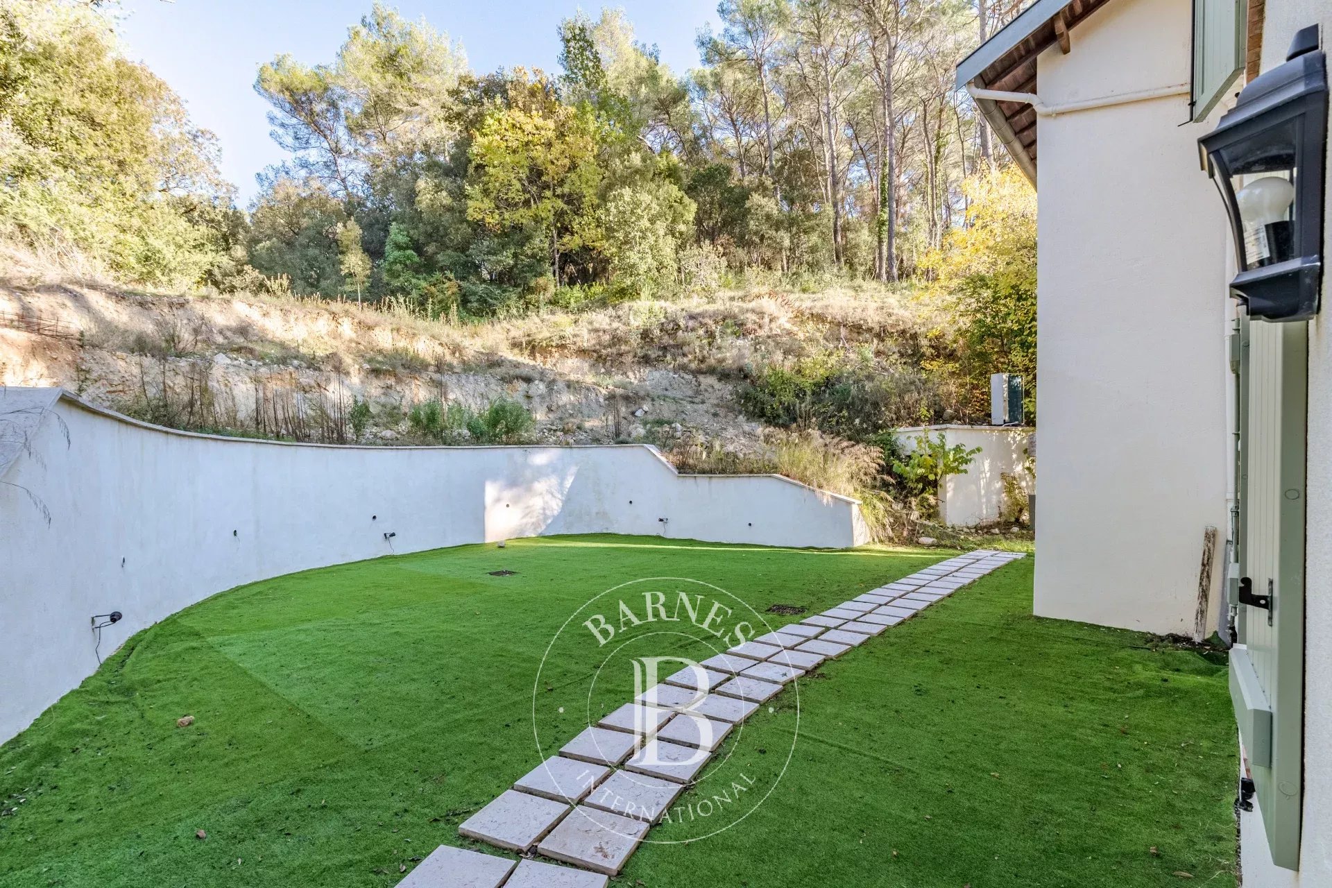 Ev Mougins - picture 19