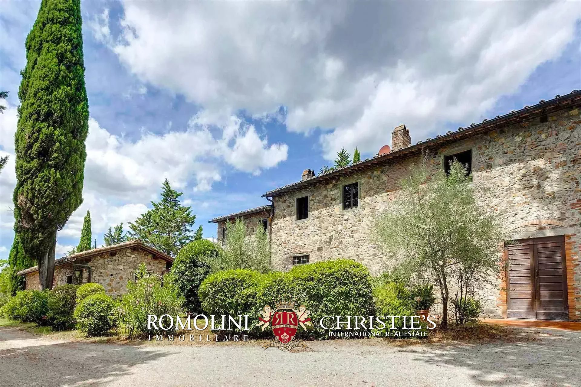 9 Bedroom Vineyard's Image 14
