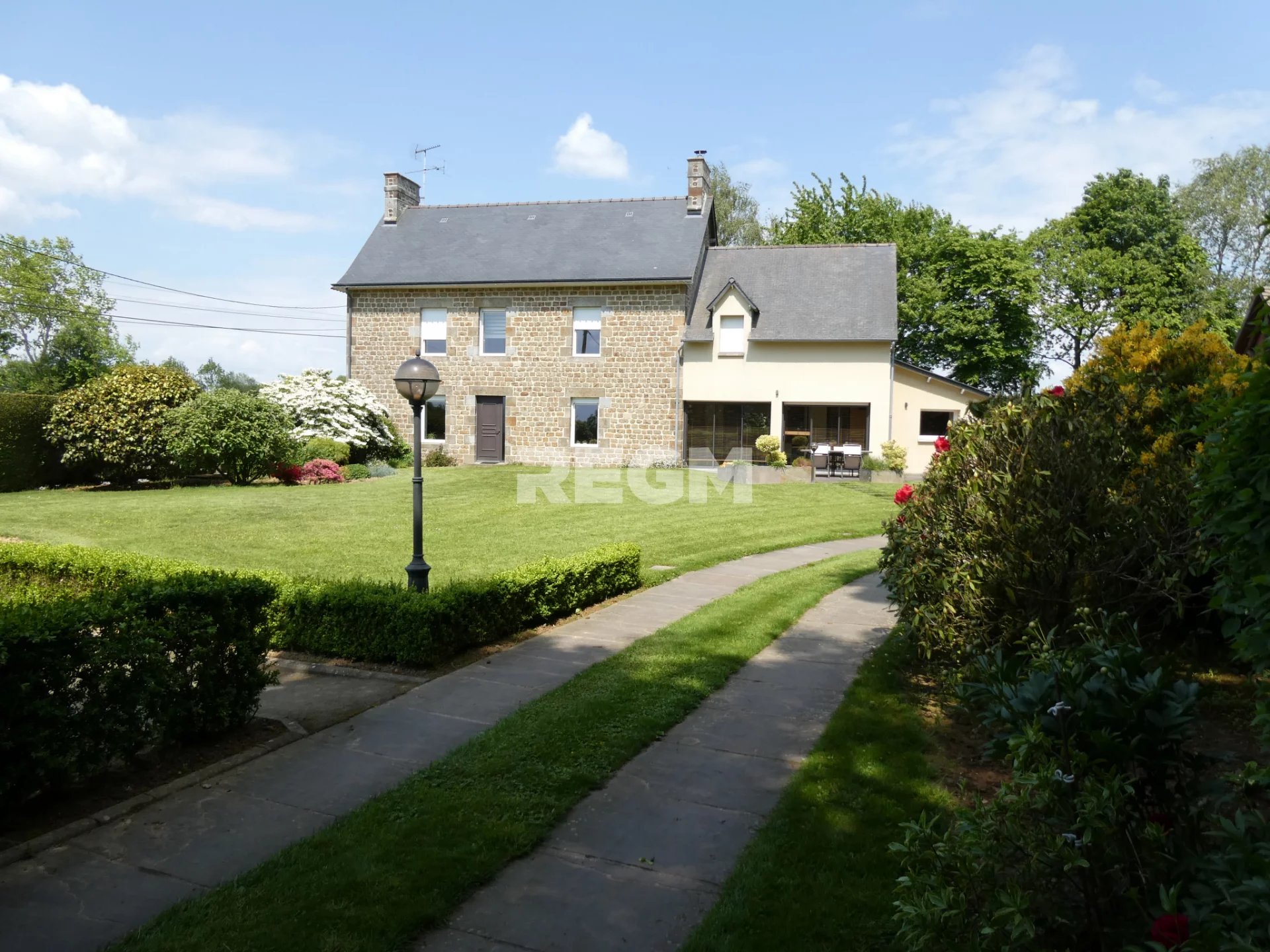 Vente Propriété Saint-Hilaire-du-Harcouët