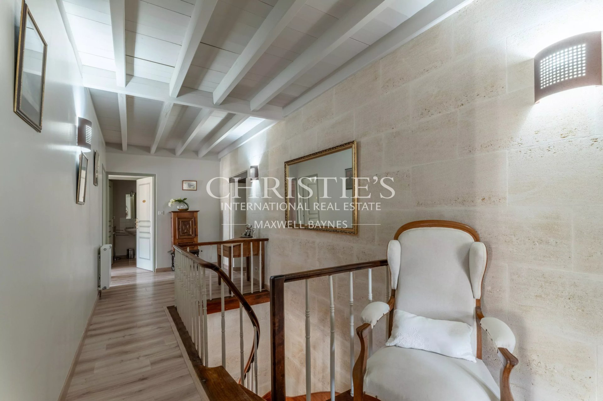 13 Bedroom Villa/Townhouse's Image 21
