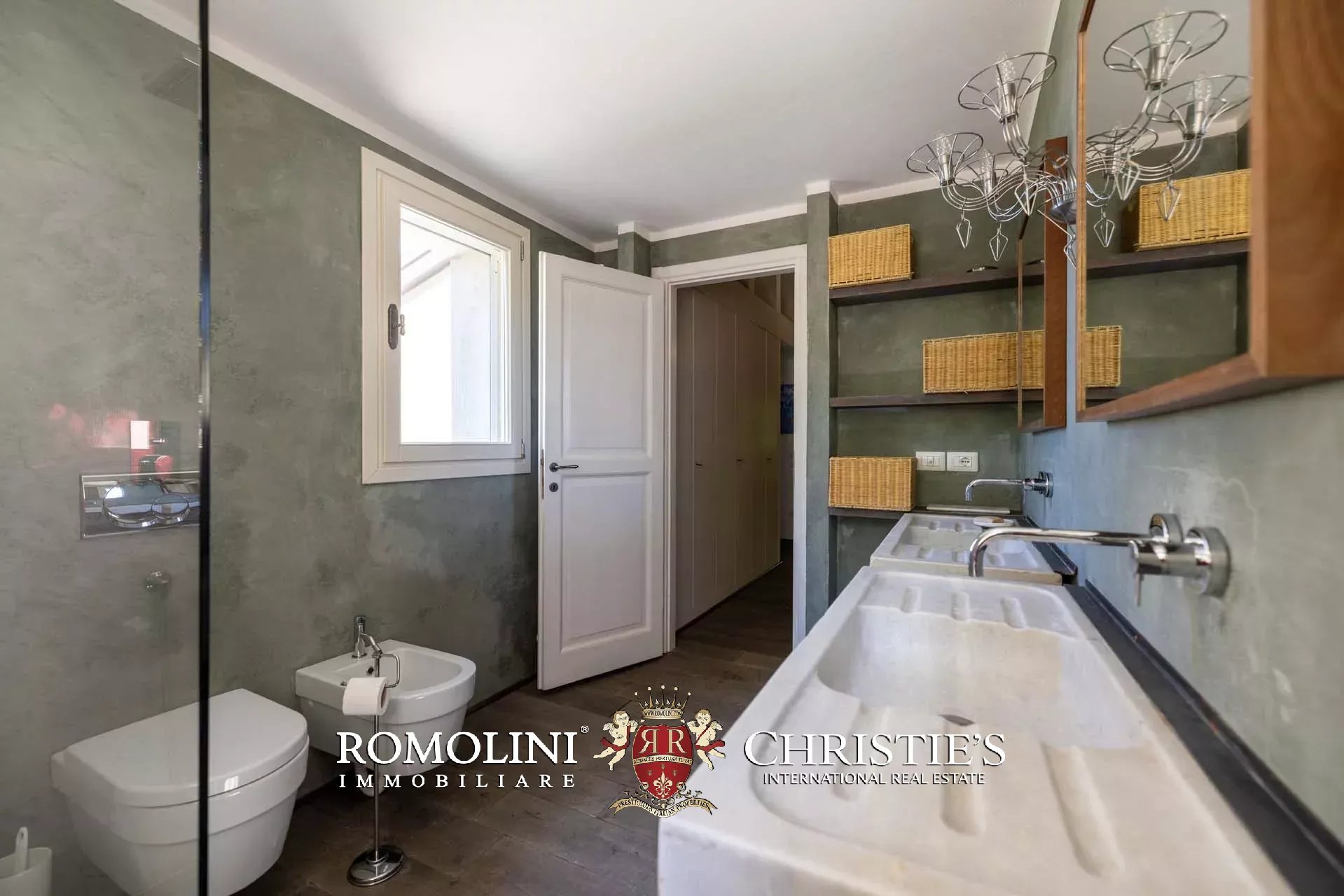 4 Bedroom Villa/Townhouse's Image 34