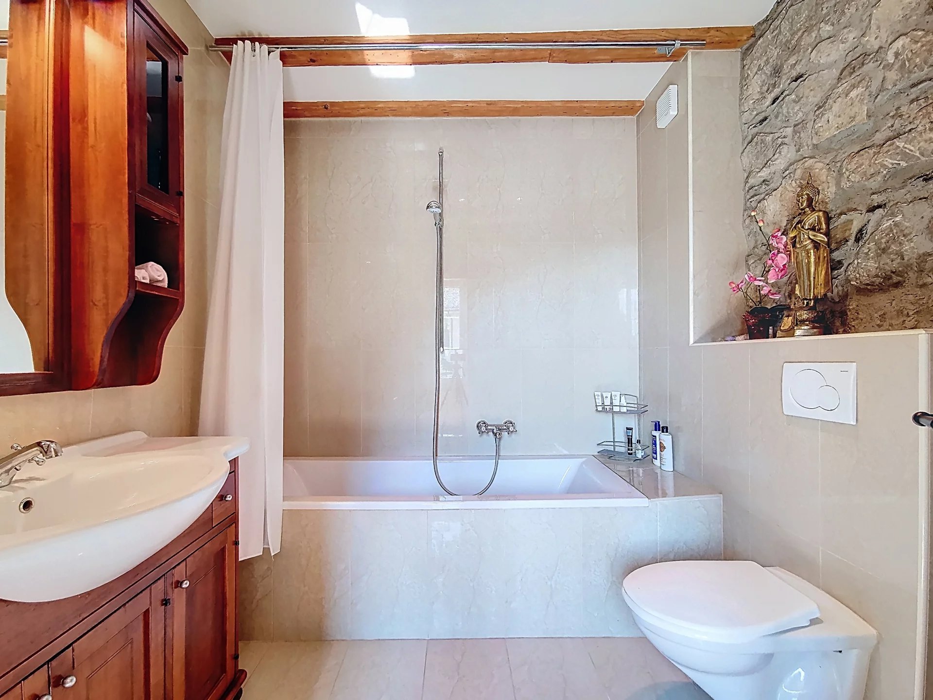 Maison d'hôtes avec fort potentiel à Chamby !