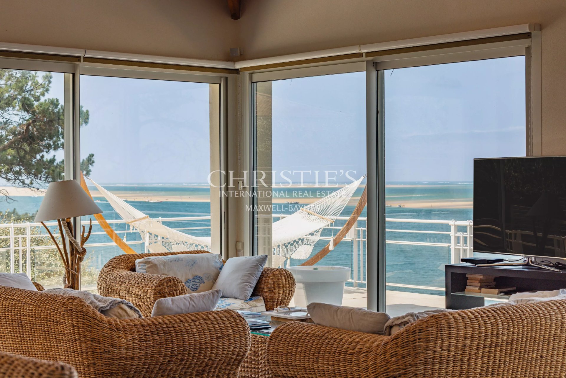 6 Bedroom Villa/Townhouse's Image 18