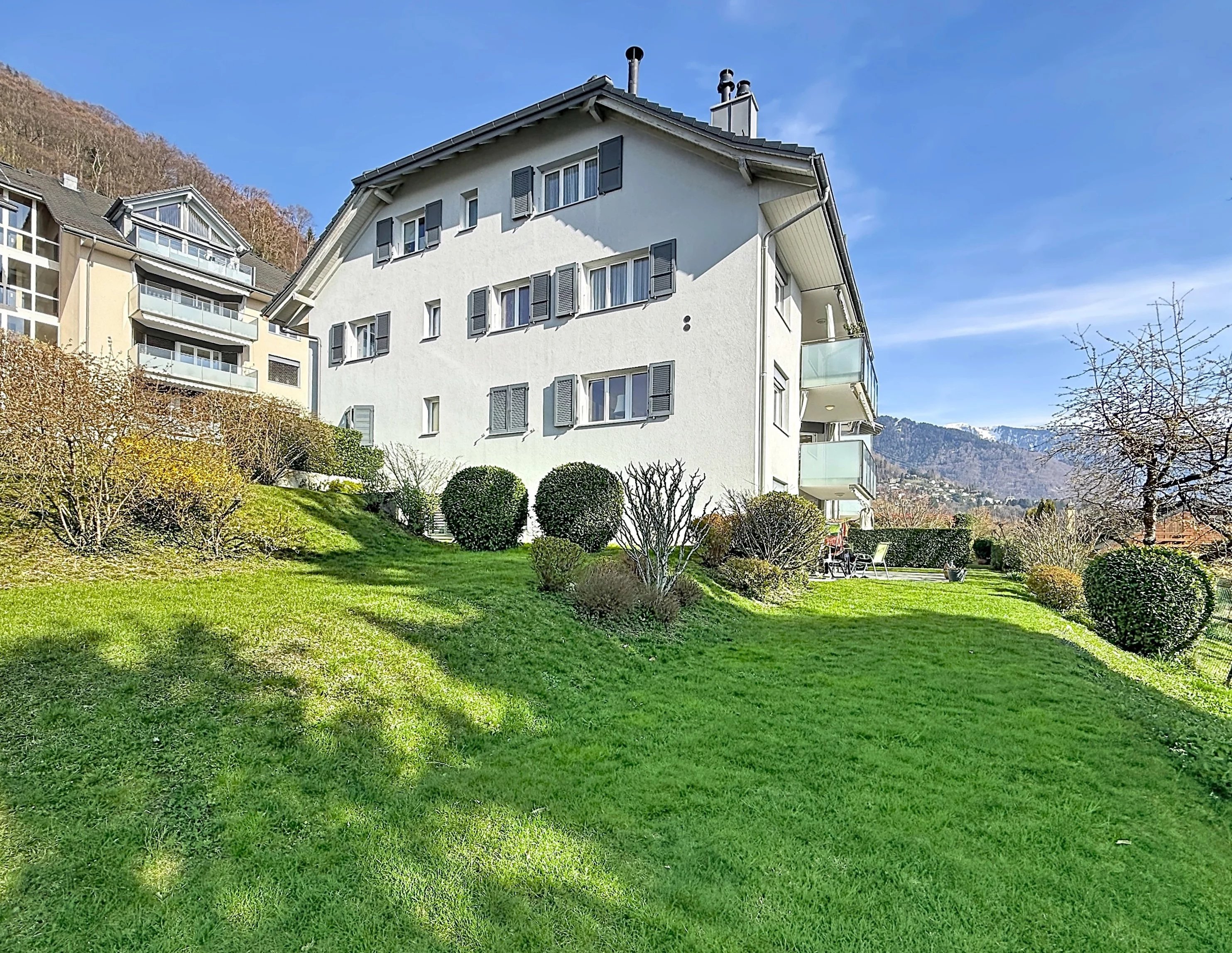 Situation idéale et vue Lac !