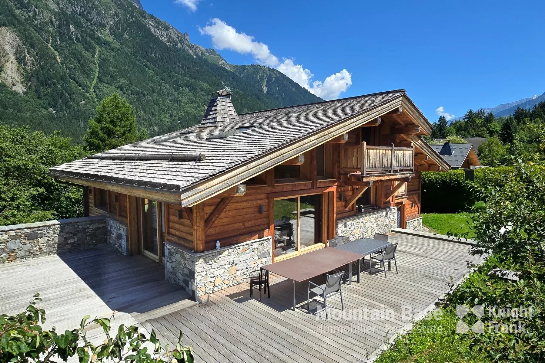 Chalet recently built four-bedroom chalet located in Les Songenaz Accommodation in Chamonix