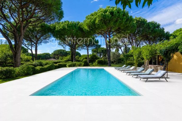 Luxury Villa Saint-Tropez: 5-Bed Family Estate with Pool and Park — photo 4