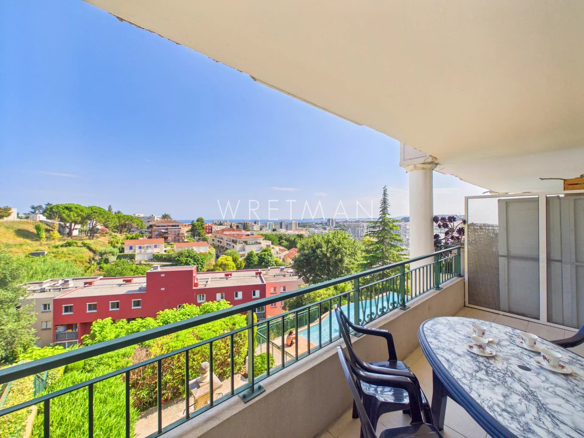Appartement 3 pièces avec terrasse et vue mer – Nice Corniche Fleurie
