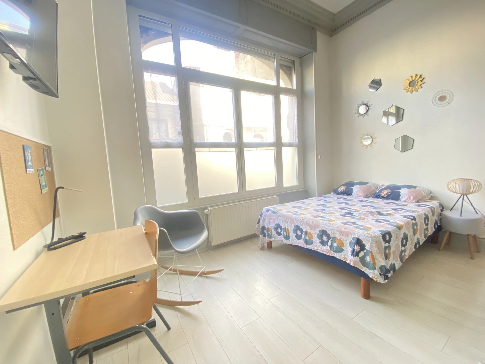 03200 VICHY -STUDIO MEUBLÉ 1 PIÈCE QUARTIER DE FRANCE