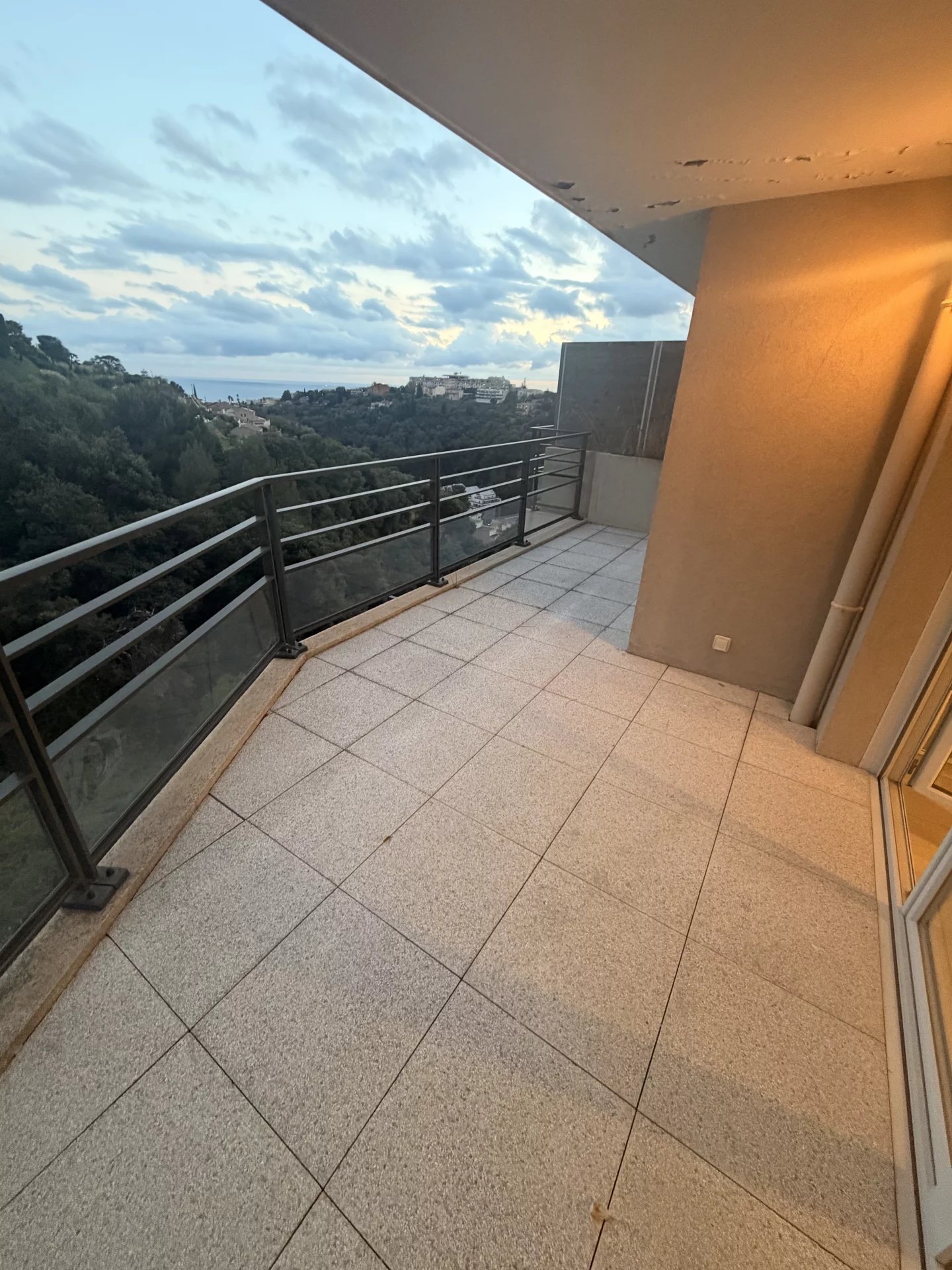 Appartement 2 pièces 42m² + Terrasse 12m² + 1 Parking