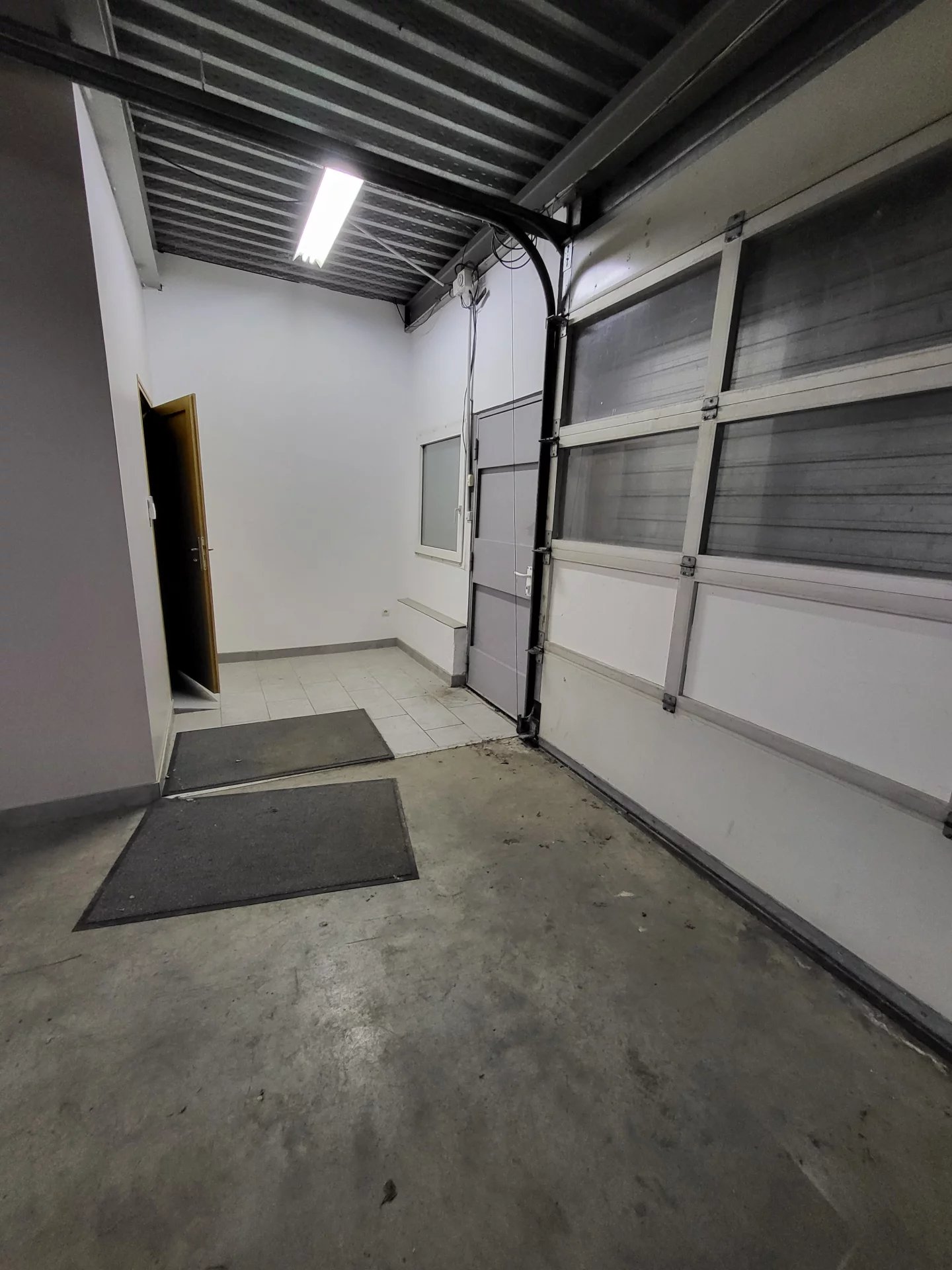 lOCAL PROFESSIONNEL ET BUREAUX - Photo 3