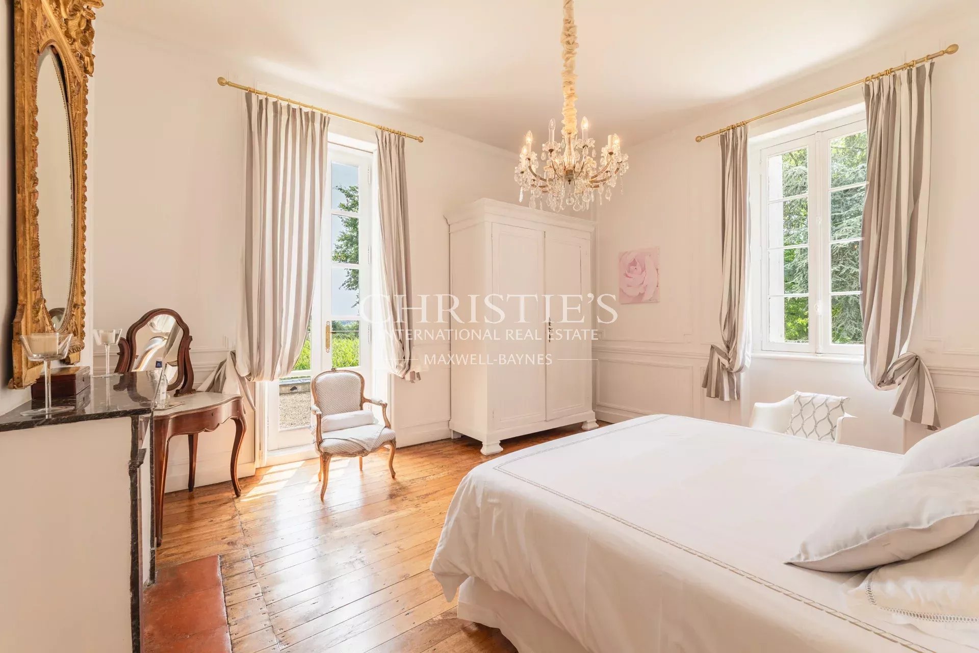 7 Bedroom Villa/Townhouse's Image 17