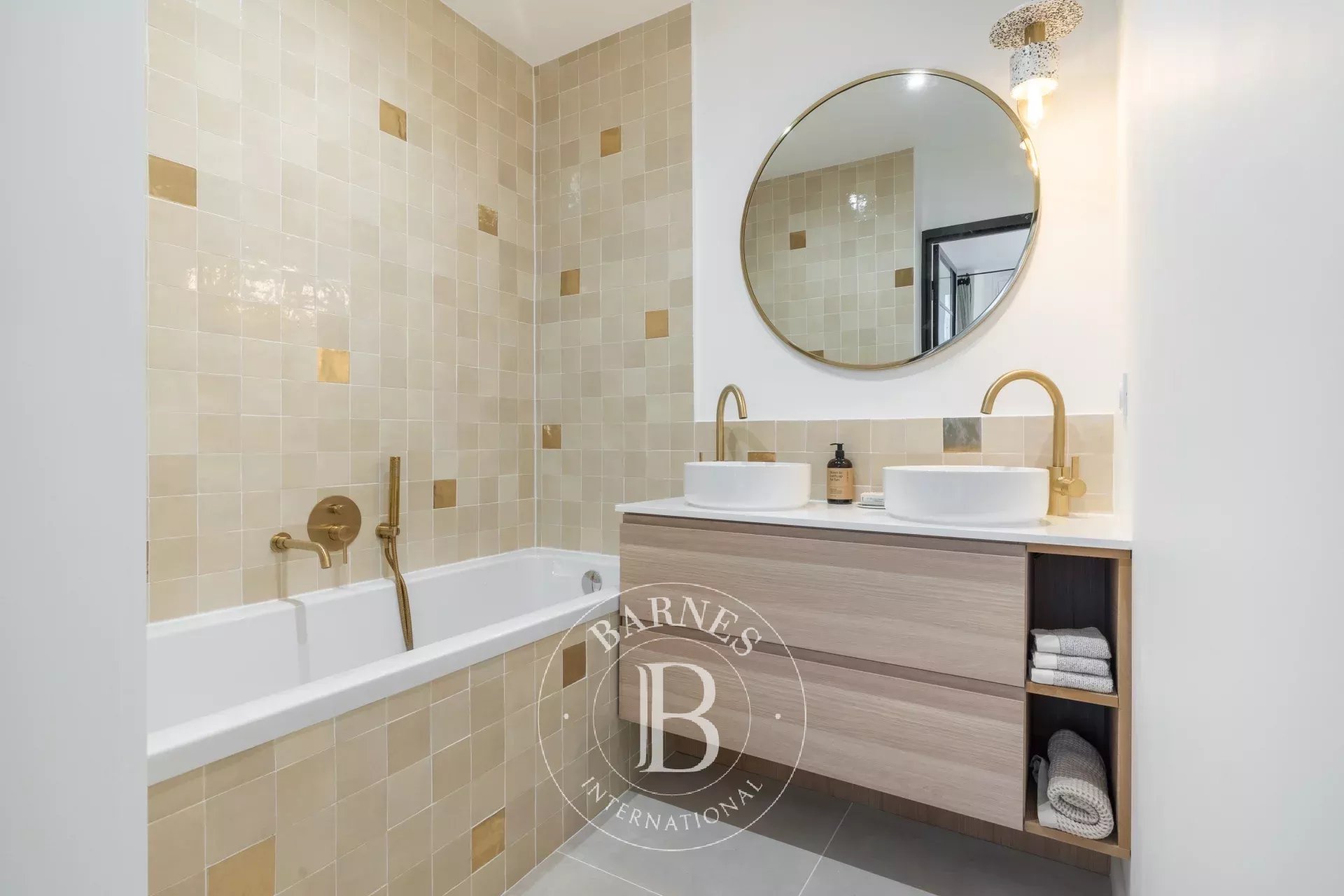 Daire Paris 3ème - picture 9