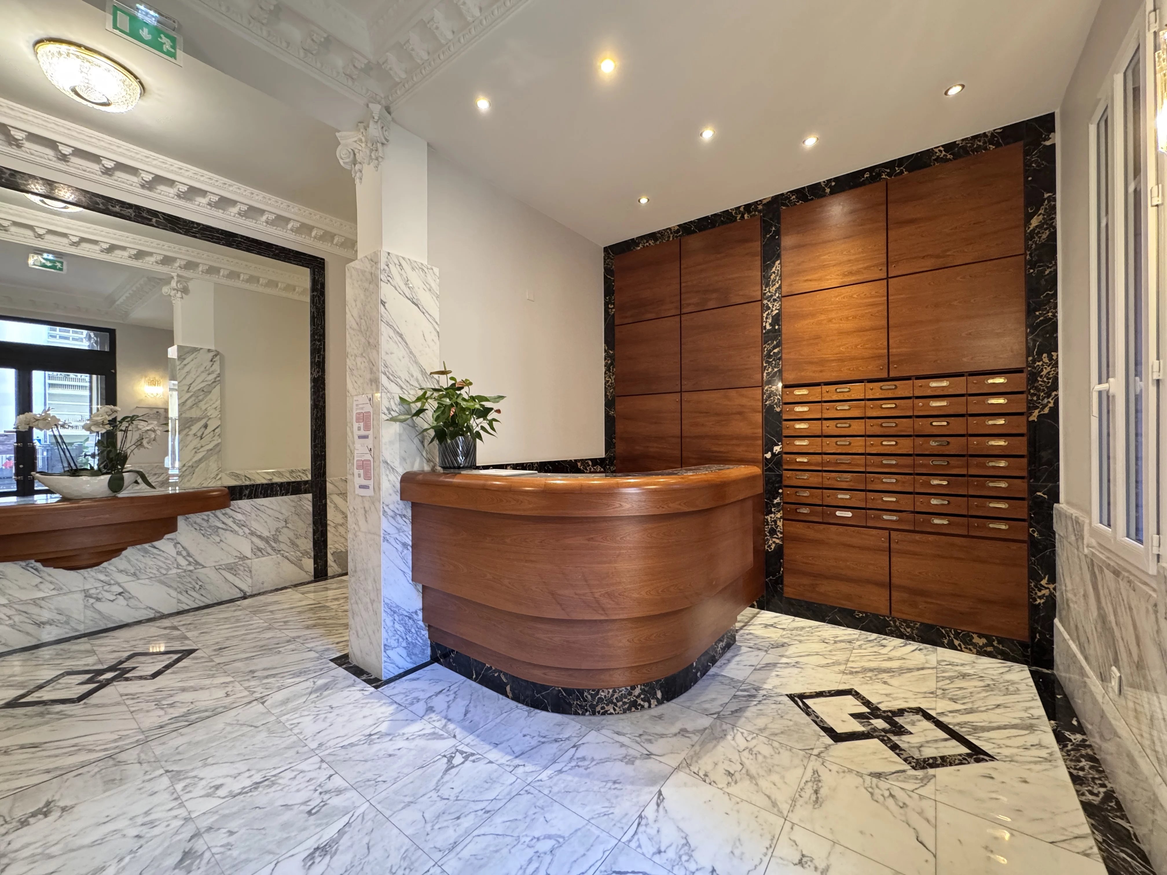 Franzido Palace - 4-Room Appartment for Rent