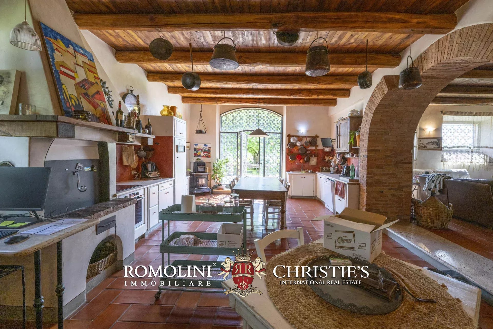34 Bedroom Vineyard's Image 48