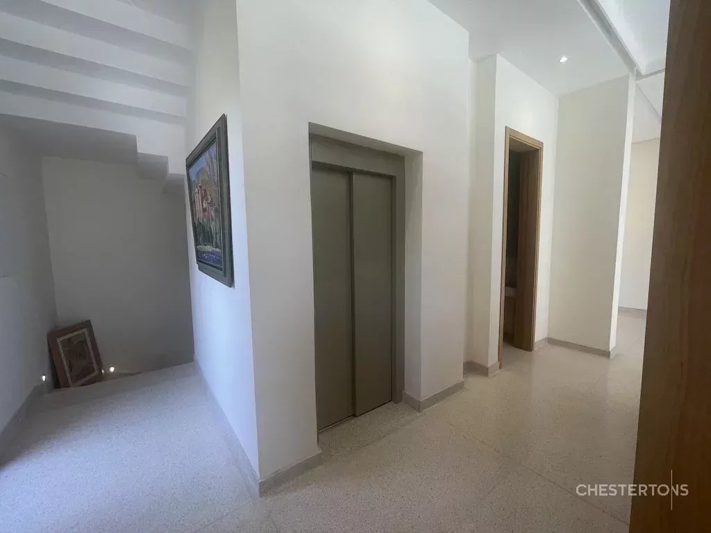  Image of Villa - 6 Bedrooms for Sale in Marrakech-Ménara-Marrakech-Morocco, Image 12