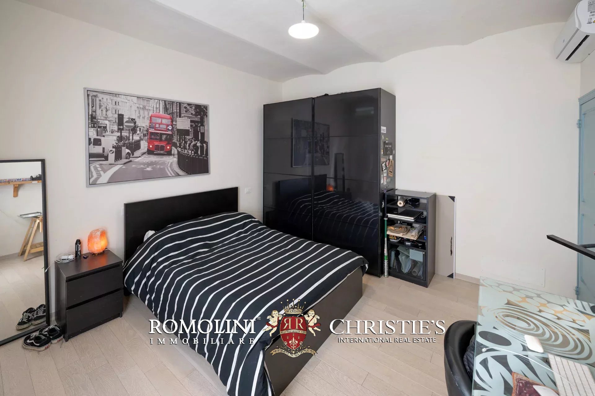 5 Bedroom Villa/Townhouse's Image 30