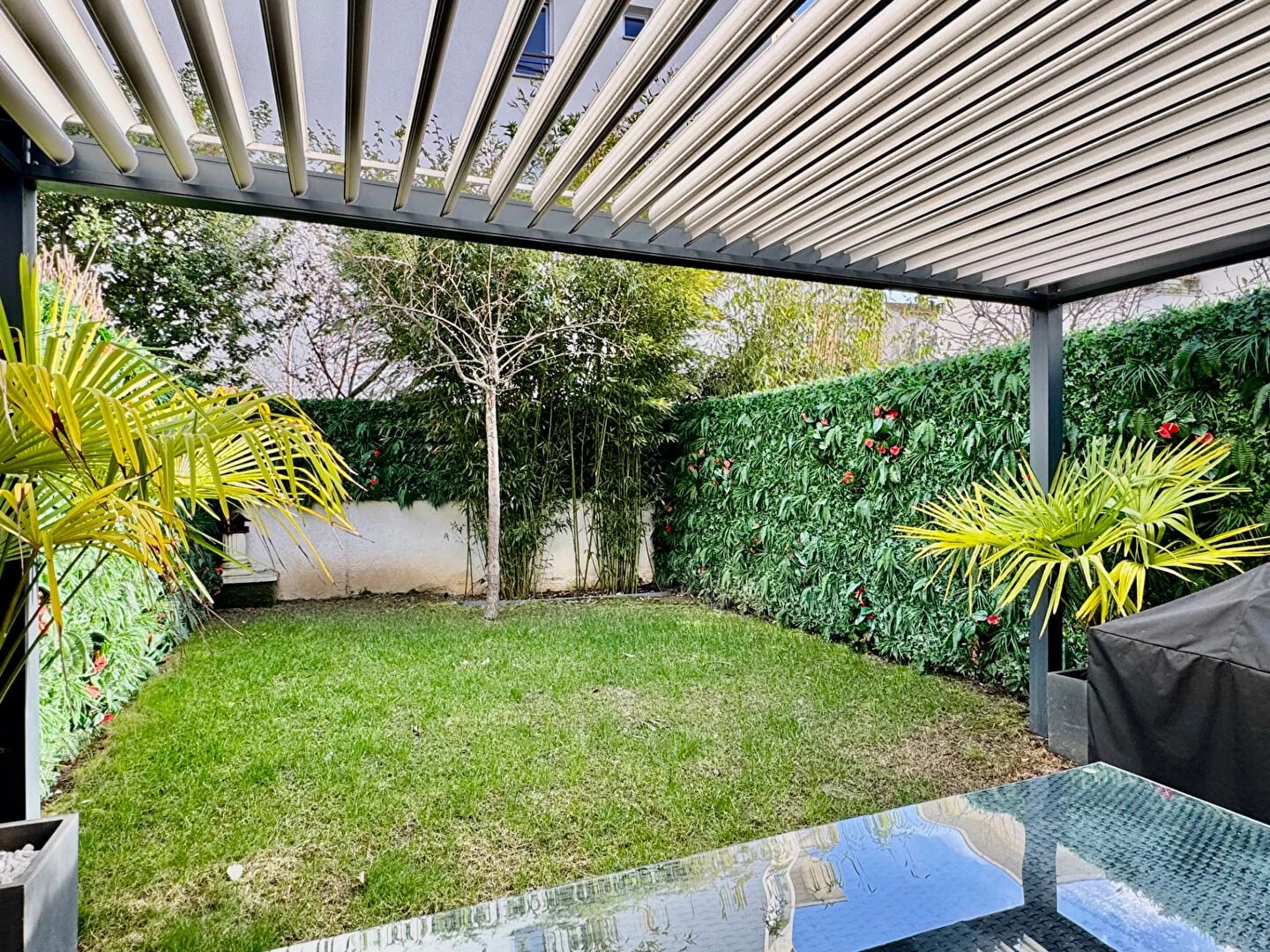 Appartement Bois Colombes 5 pièce(s) 96.04 m2, jardin et parkings