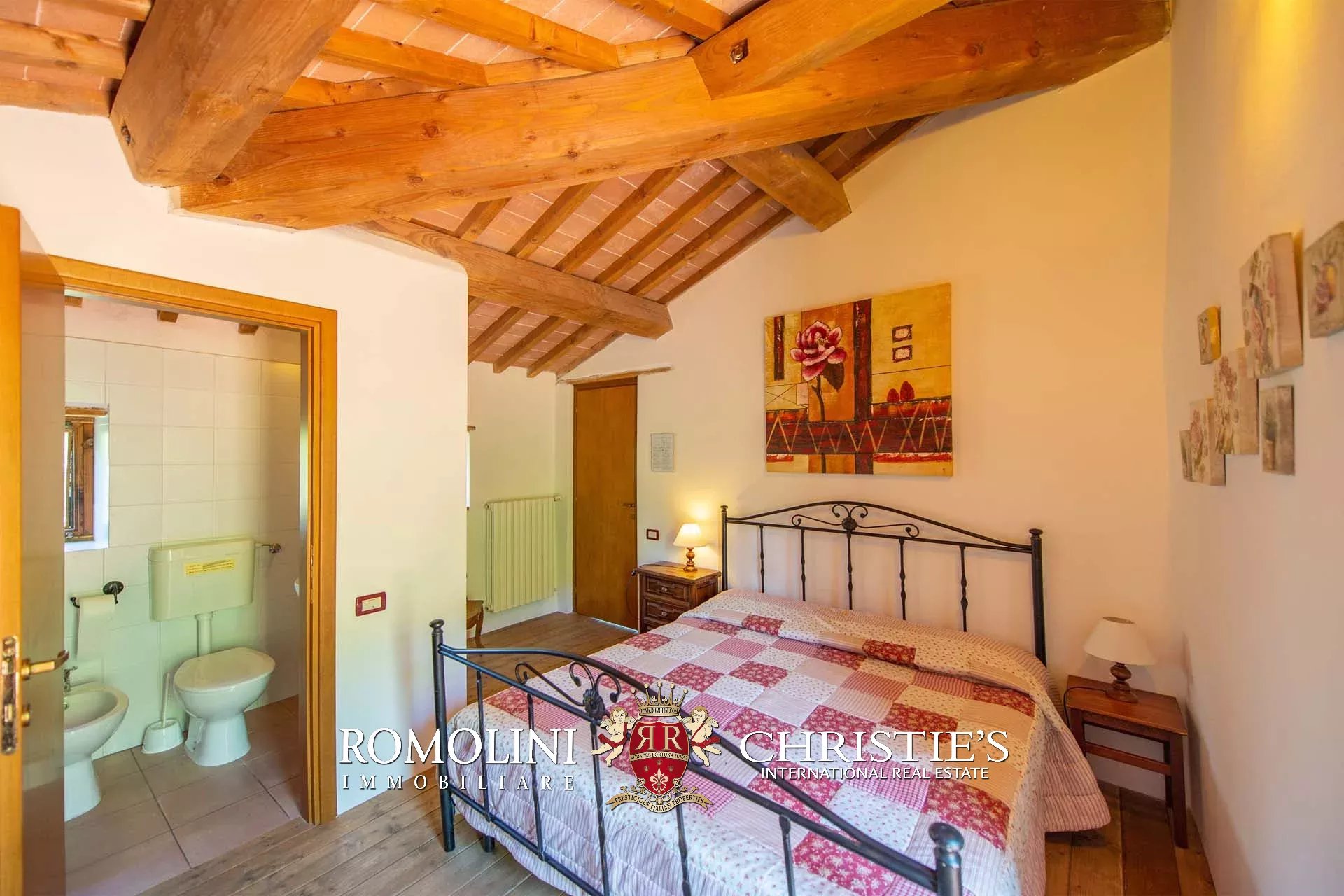 10 Bedroom Villa/Townhouse's Image 30