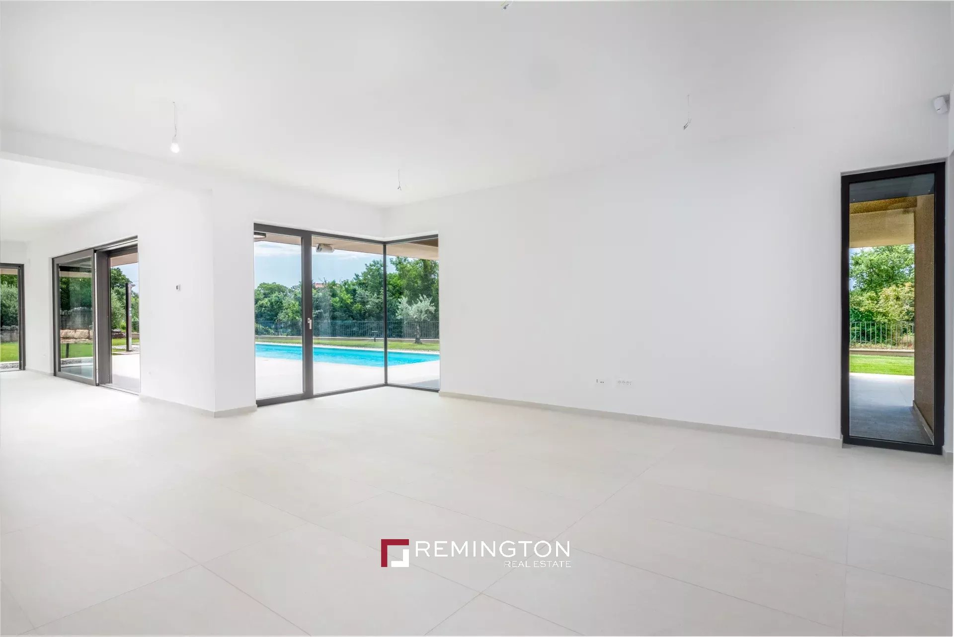 4 Bedroom Villa/Townhouse's Image 34