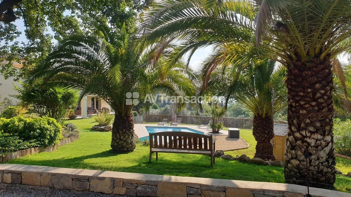 Belle villa provençale située dans un quartier résidentiel calme