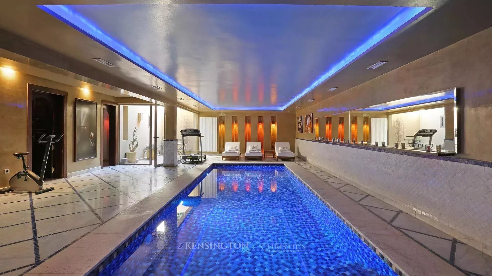 6 Bedroom Villa/Townhouse's Image 47