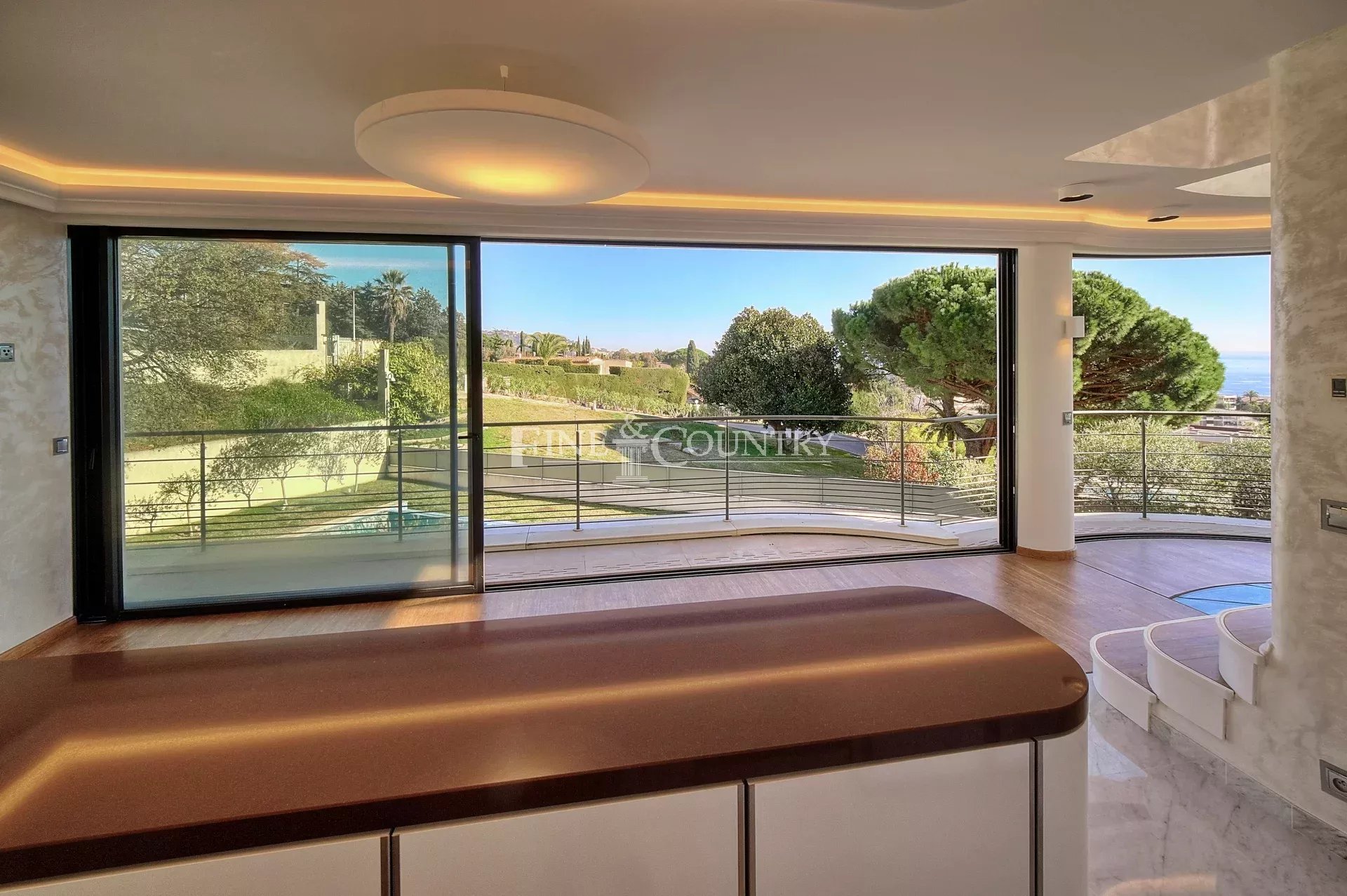 Photo of Villa for sale in Cannes with sea view