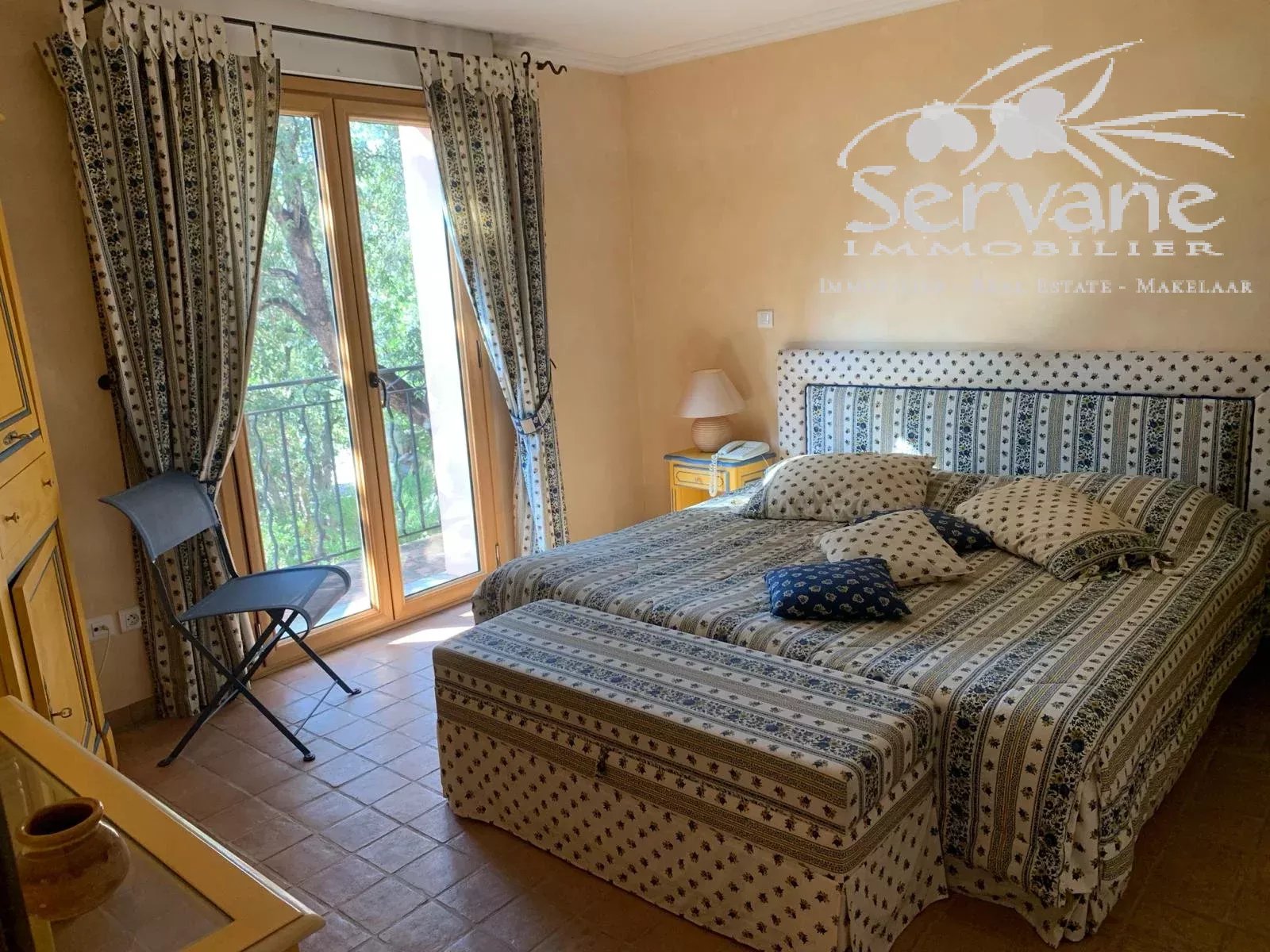 LES ISSAMBRES PROPERTY 10 BEDROOMS EN SUITE