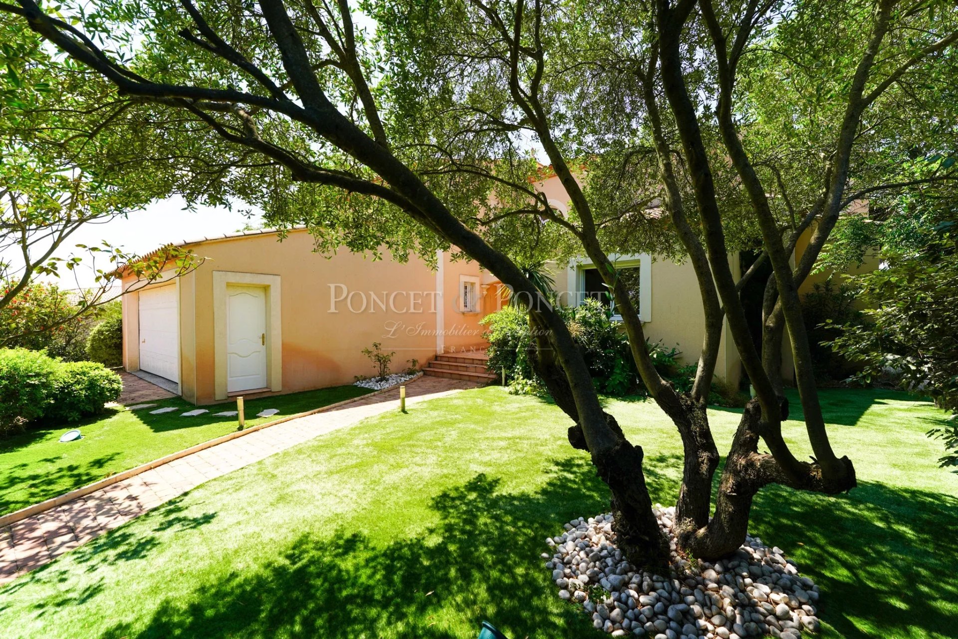 5 Bedroom Villa/Townhouse's Image 29