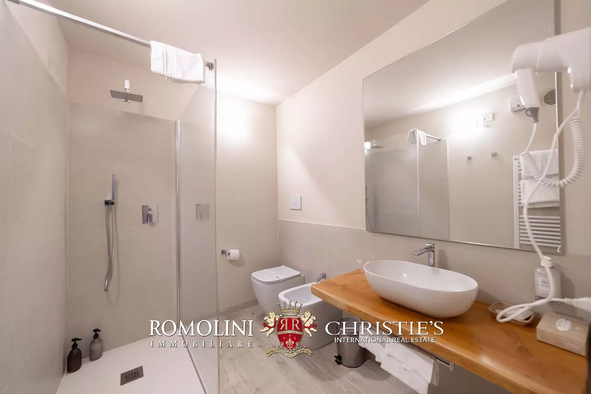 19 Bedroom Villa/Townhouse's Image 29