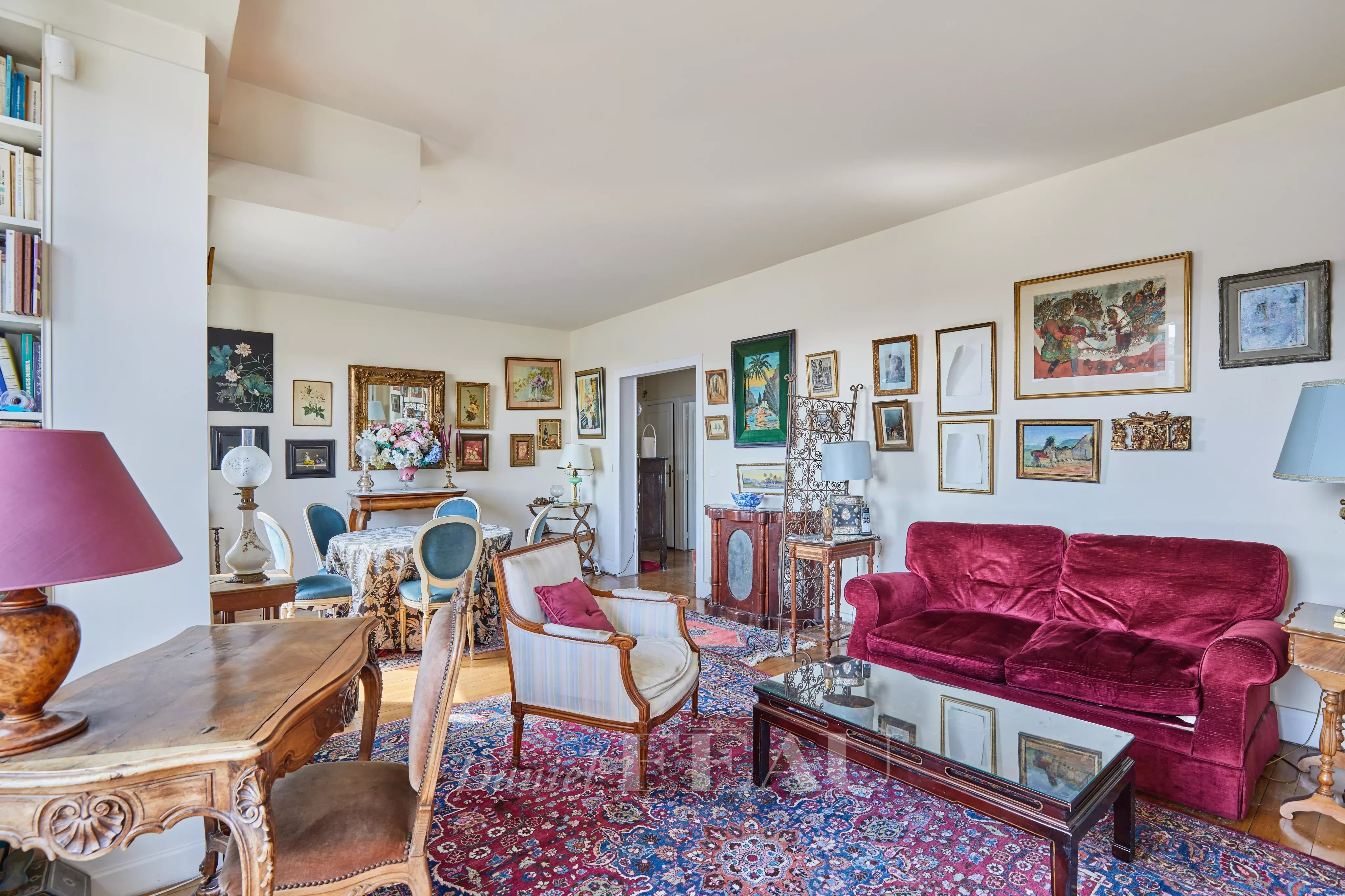 SEJOUR PARQUET LUMIENUX BIBLIOTHEQUE 