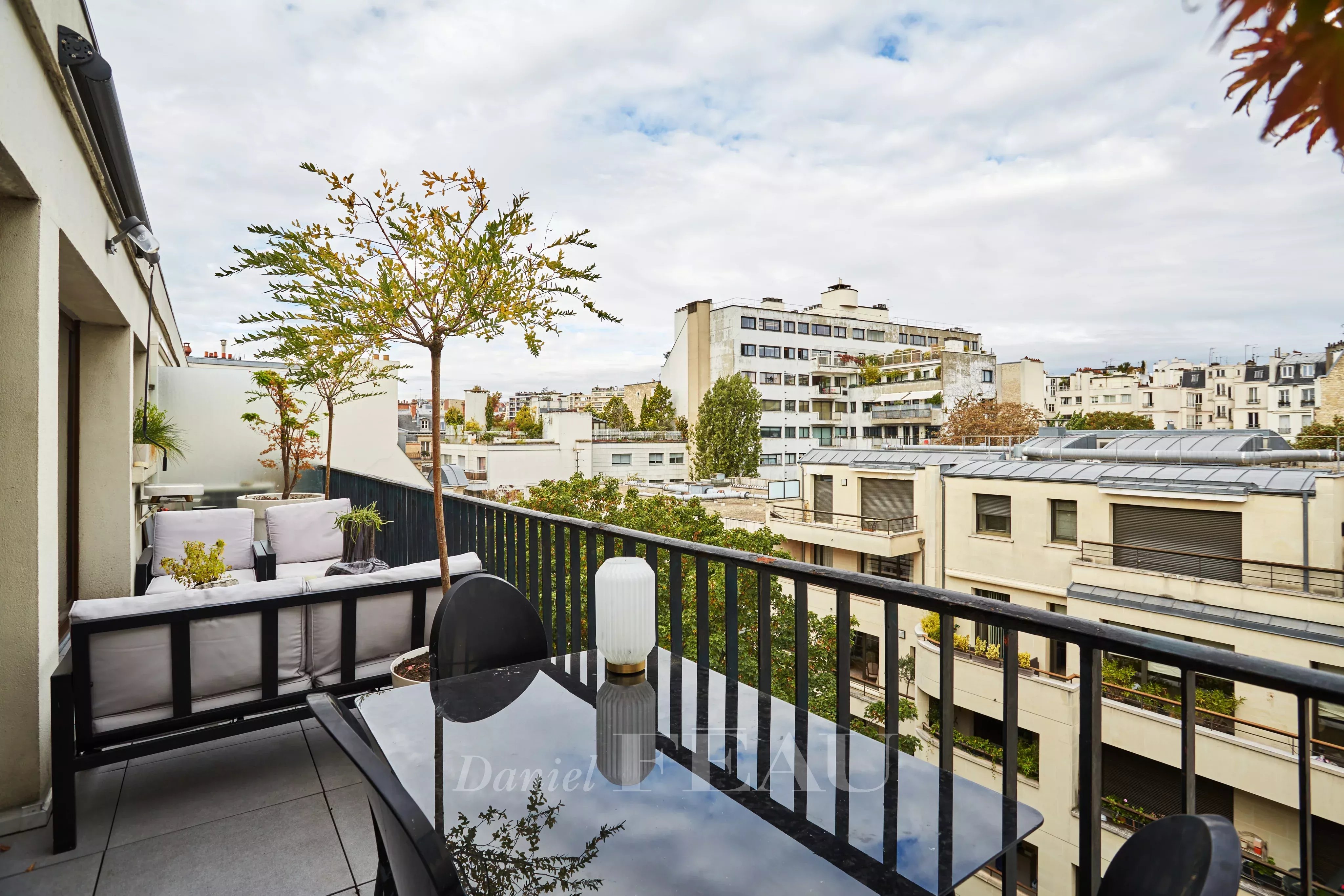Sale Apartment Paris 16th
