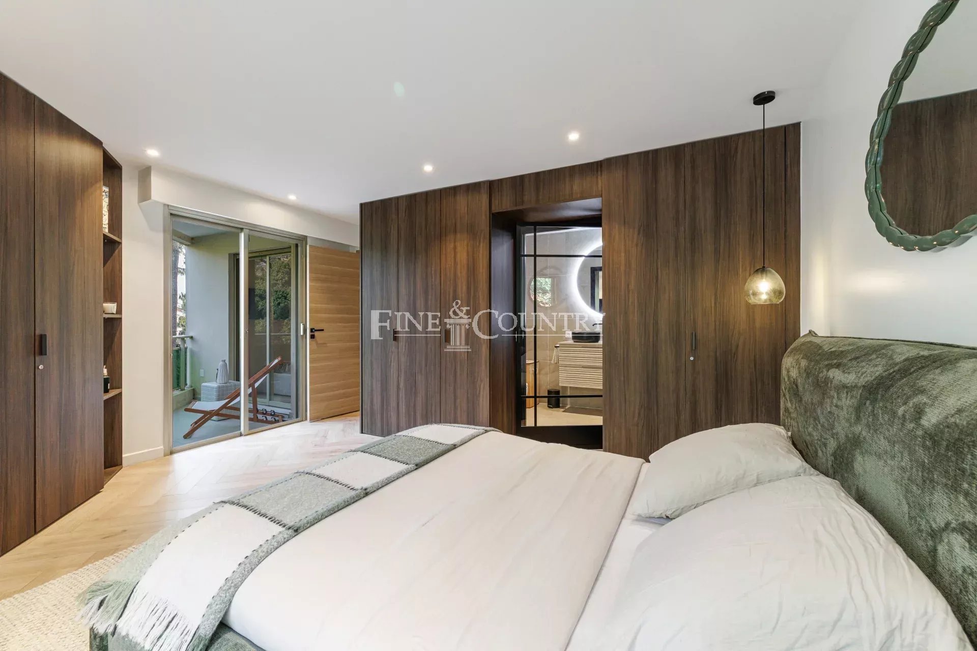 Photo of For Sale – 2-Bedroom Apartment – Cannes Montrose