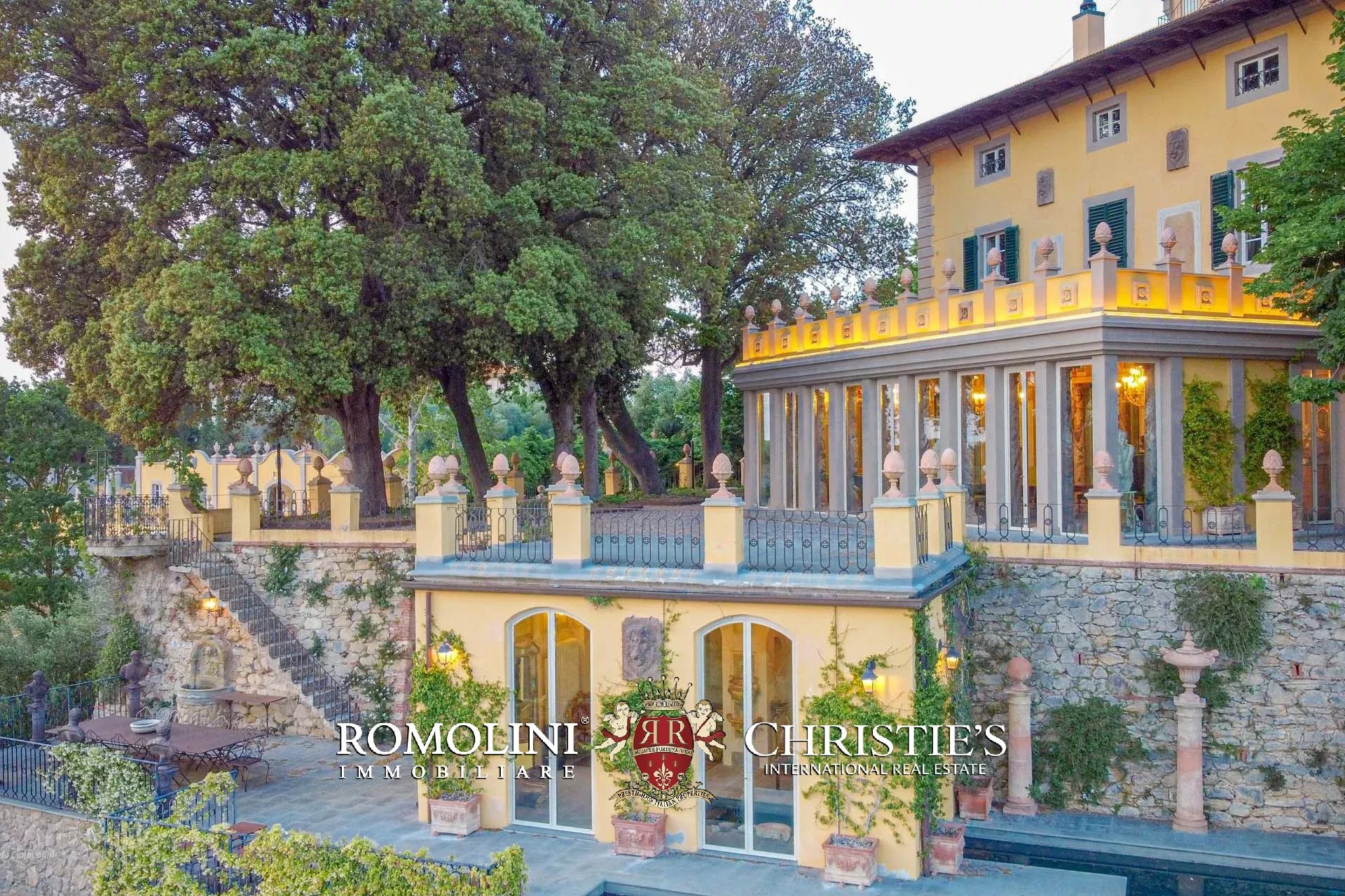 27 Bedroom Villa/Townhouse's Image 9