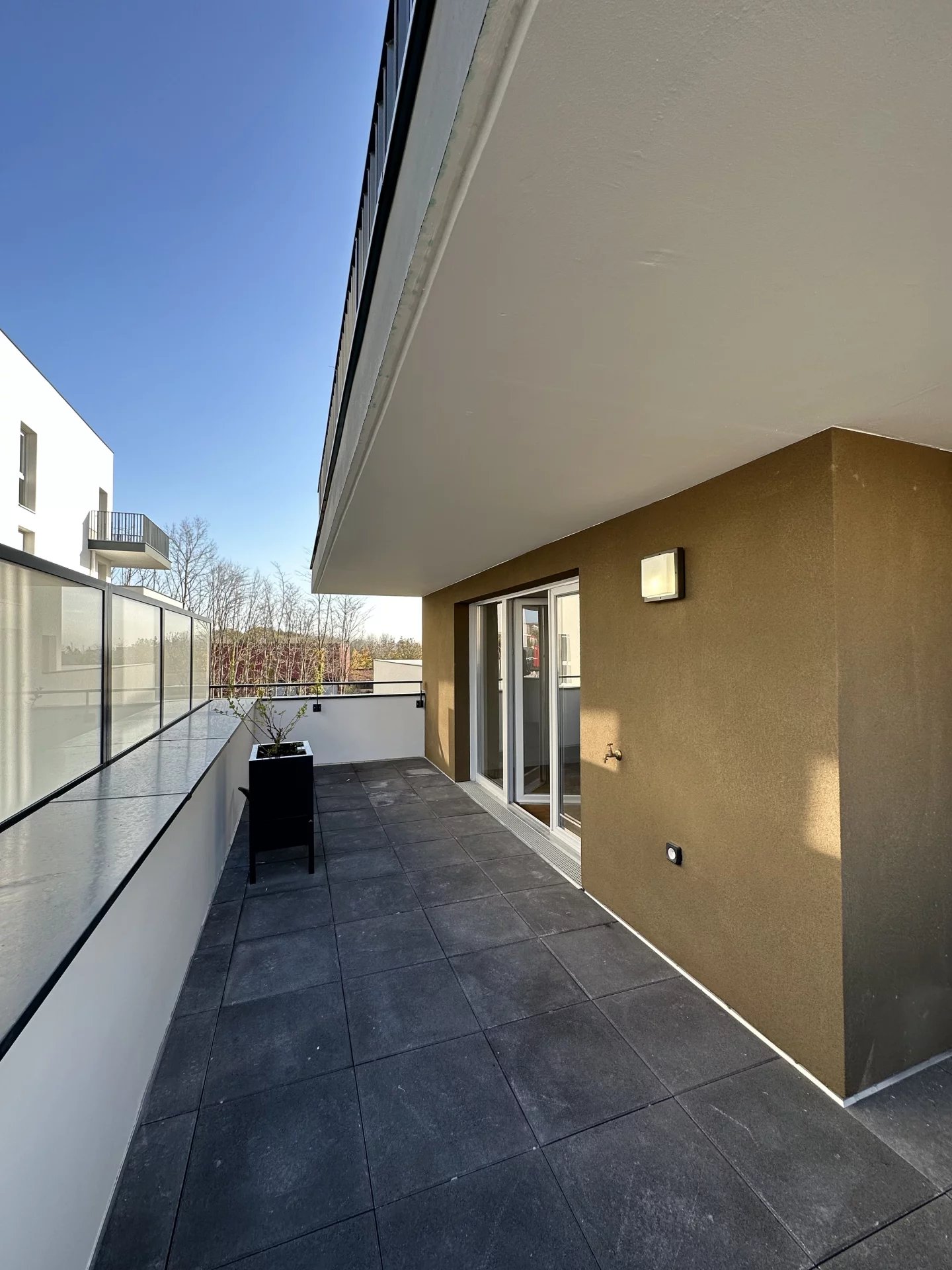 Appartement T3 non meublé avec terrasse et balcon