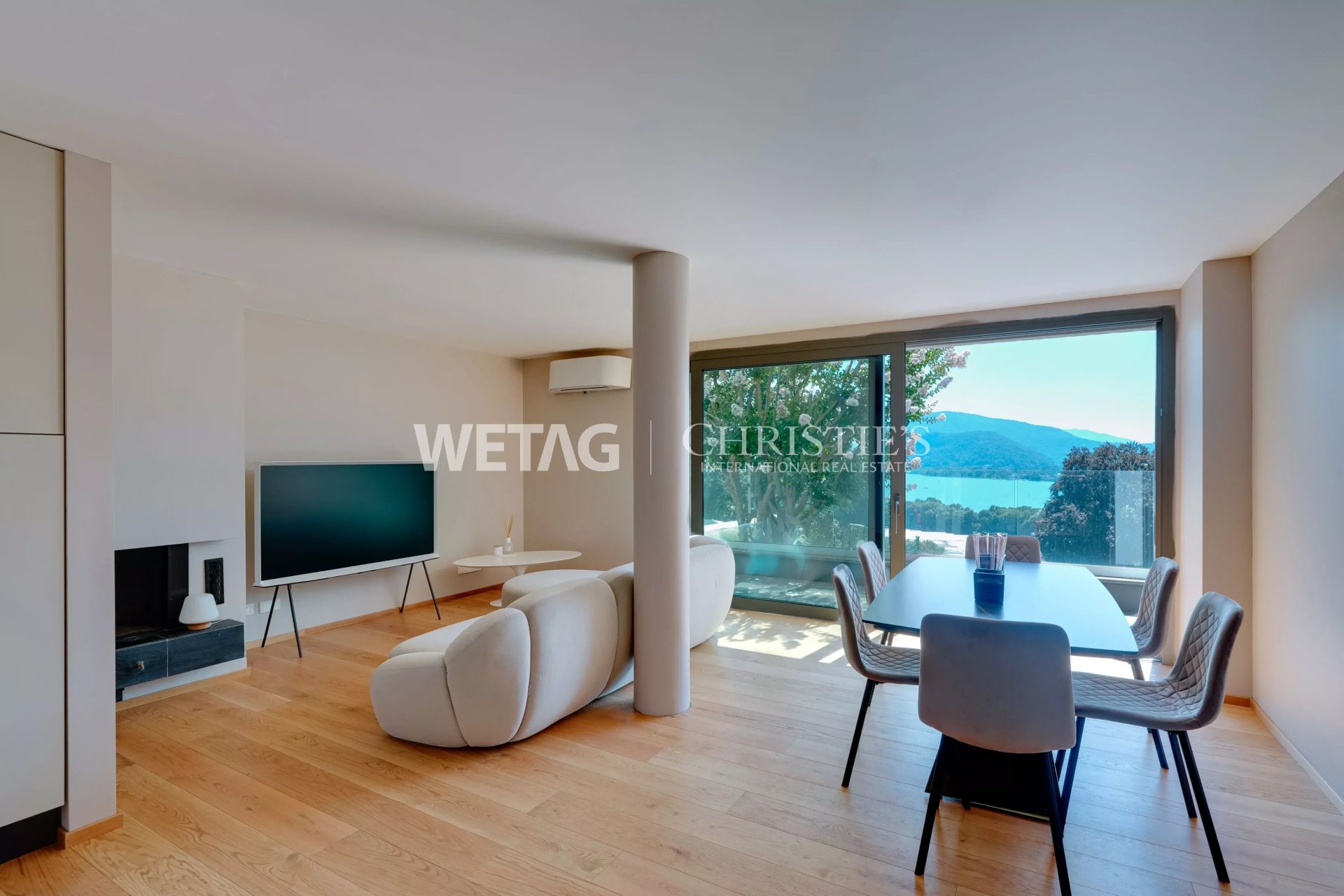 6 Bedroom Villa/Townhouse's Image 8
