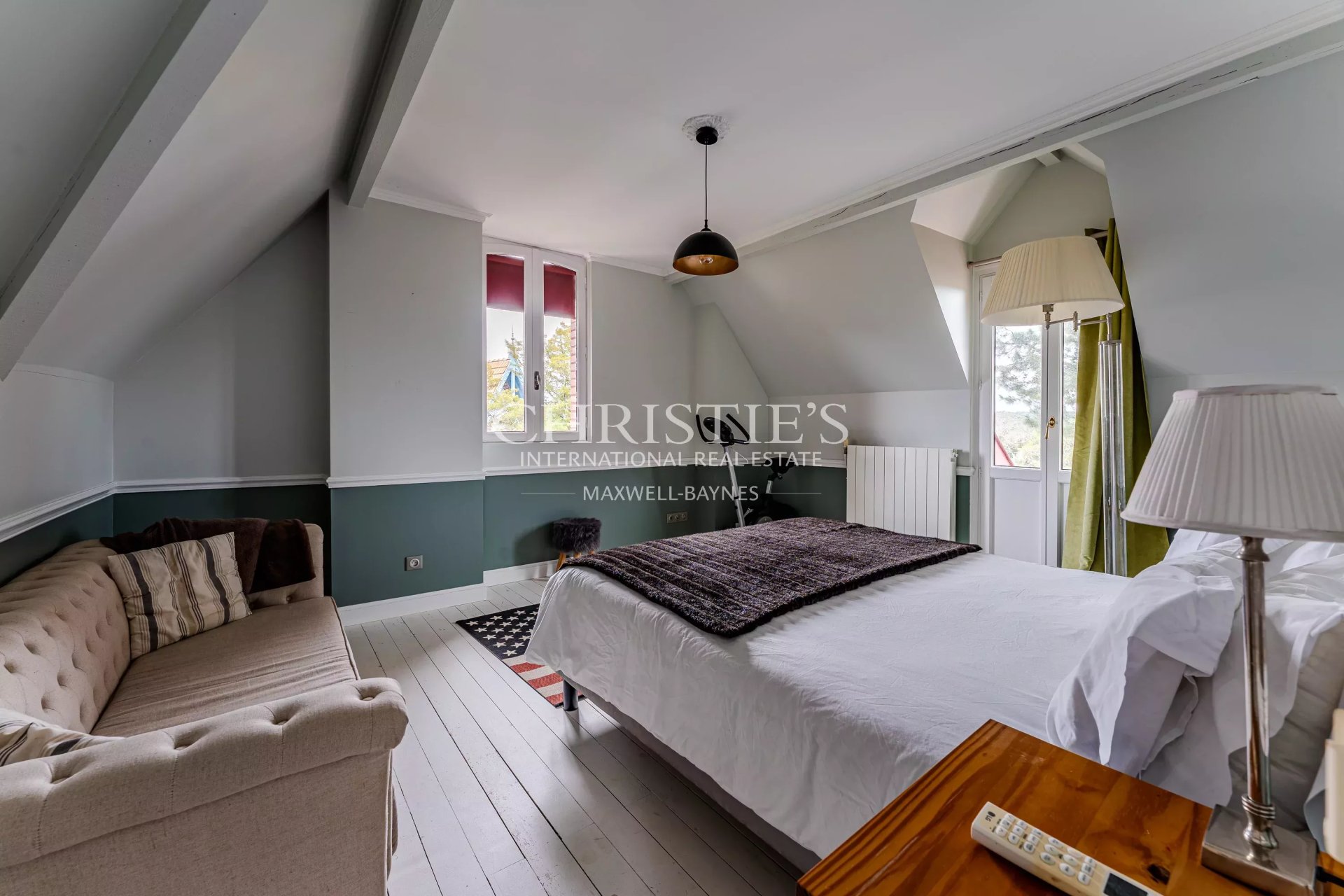 7 Bedroom Villa/Townhouse's Image 7