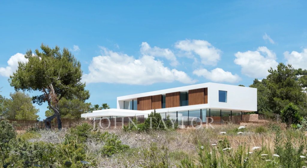 Villa for sale in Cap Martinet — 5-Bedroom Villa in Cap Martinet