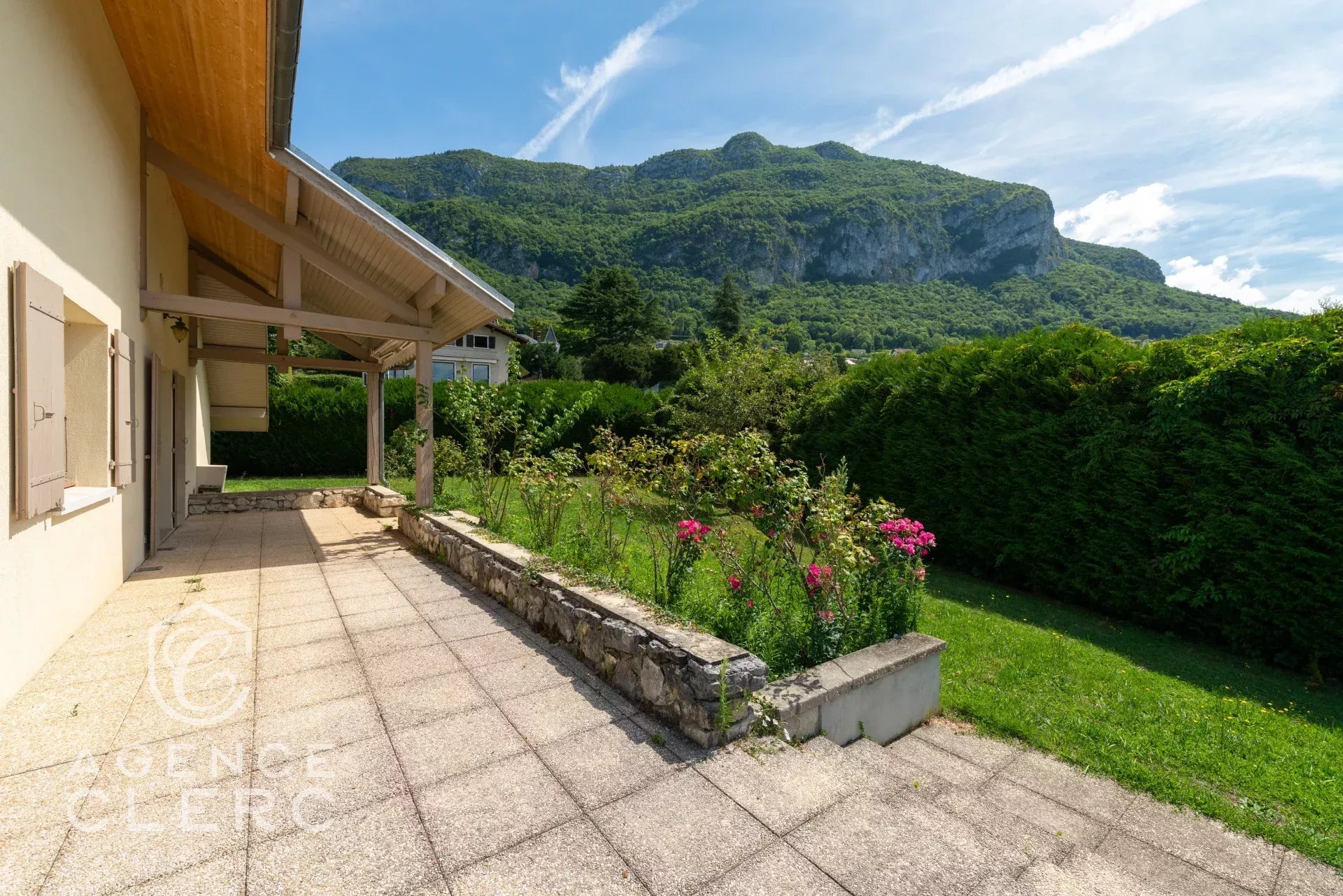 4 Bedroom Villa/Townhouse's Image 9