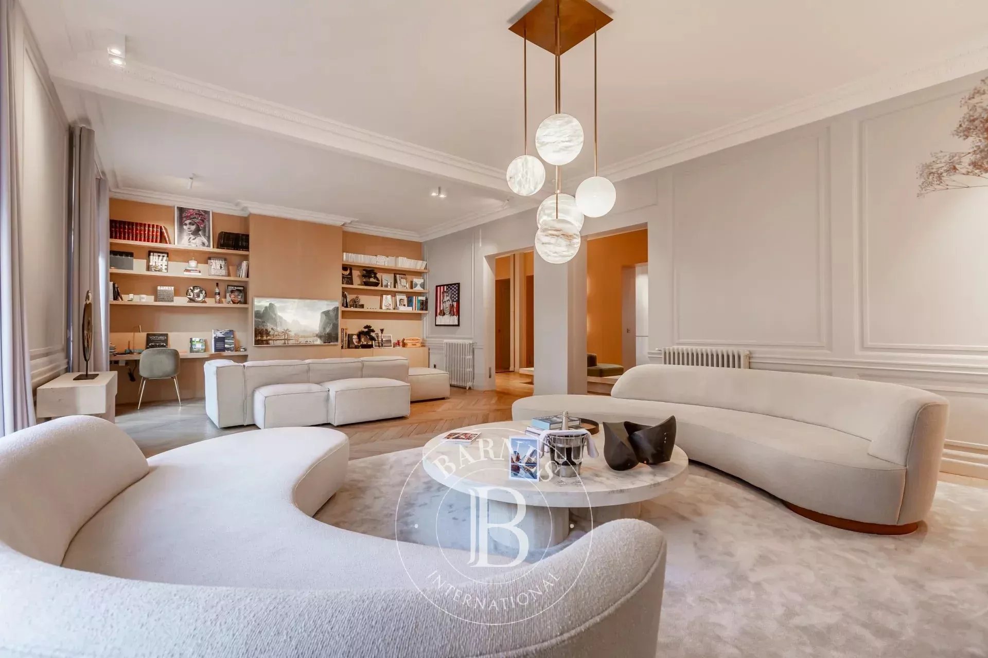 Paris  - Apartment 5 Bedrooms - picture 1