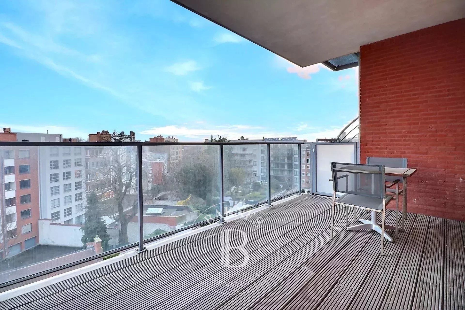 Avenue Louise - Appartement meublé 2ch + terrasse + garage (optionnel)