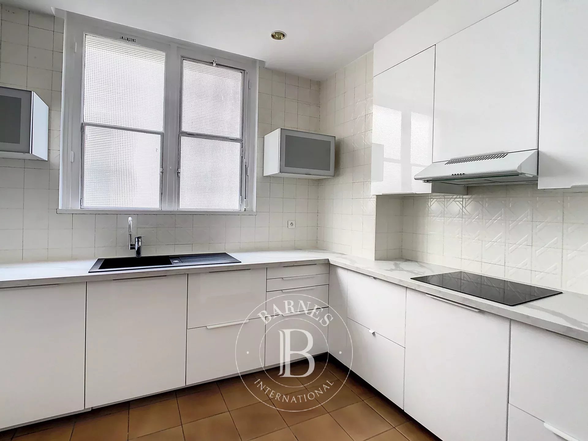 Daire Paris 8ème - picture 11