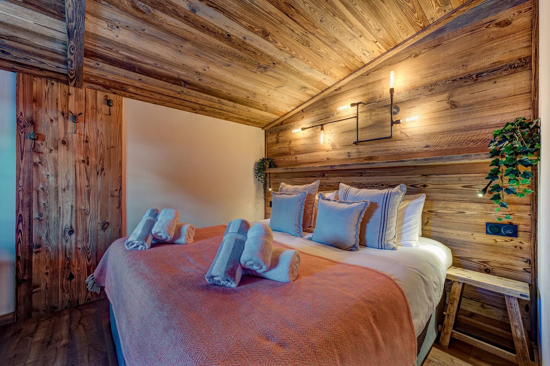 Photo of MORZINE - 4 bedroom chalet - excellent location