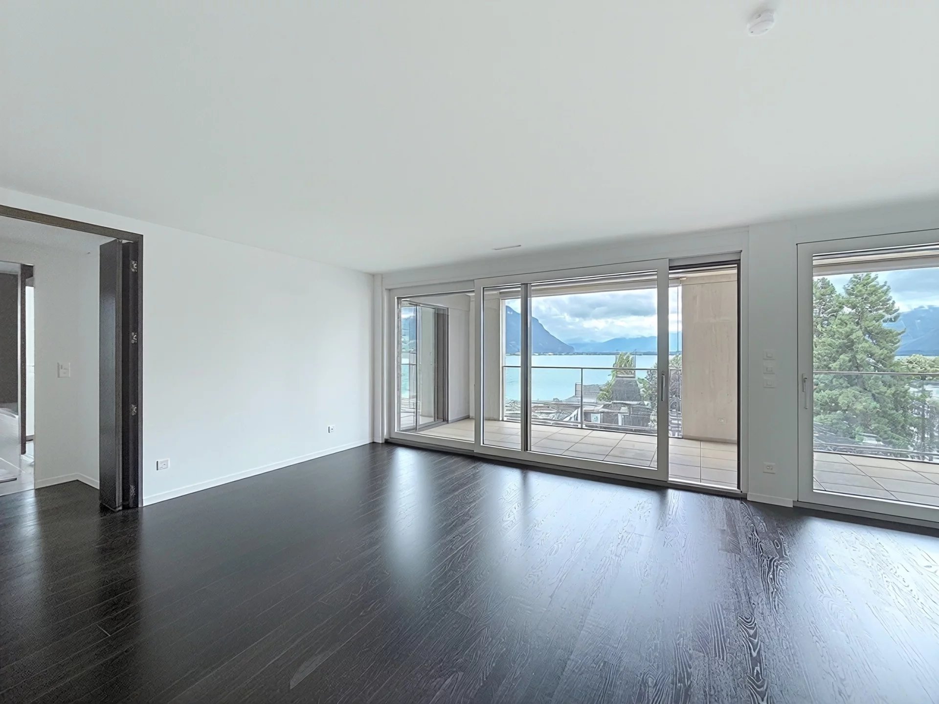 LE NATIONAL RESIDENCE — AN ICONIC LAKEFRONT ADDRESS