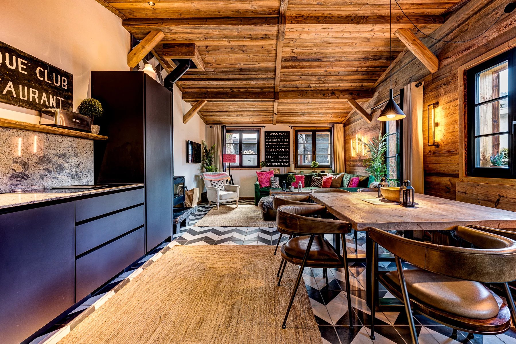 Photo of MORZINE - 4 bedroom chalet - excellent location