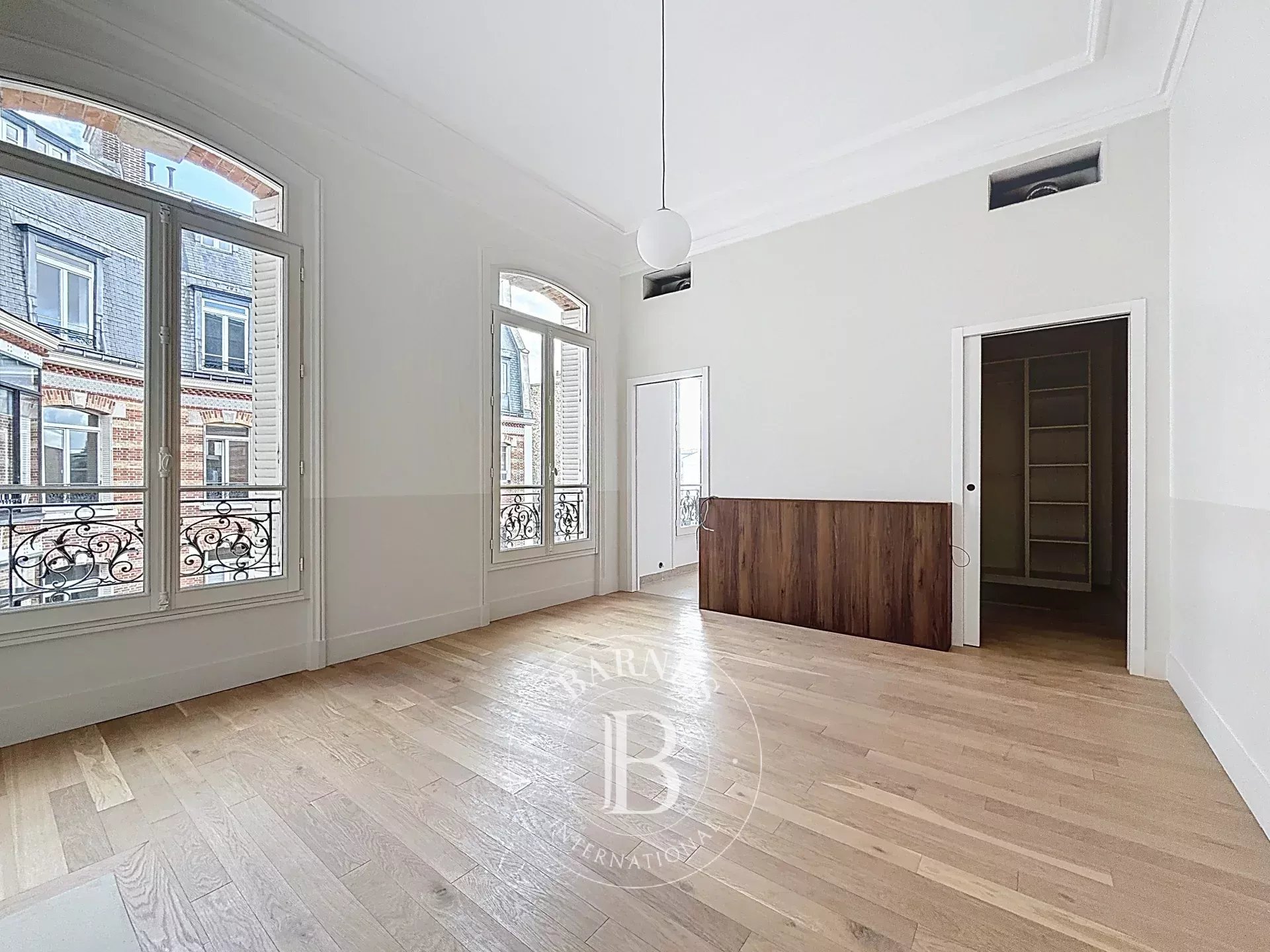 Paris  - Appartement 7 Pi&egrave;ces 5 Chambres - picture 12
