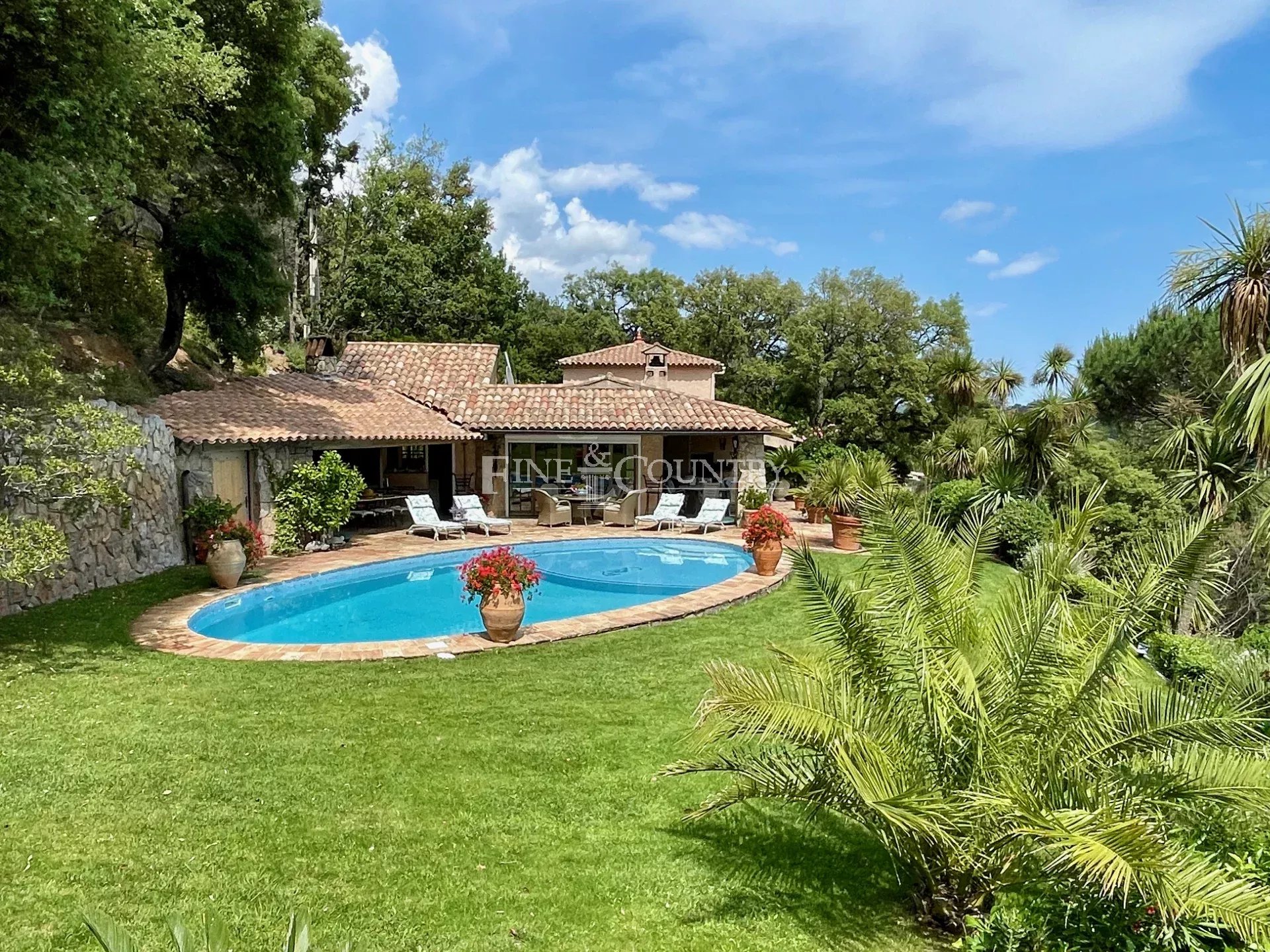 Photo of Villa for sale in La Garde Freinet with panoramic views