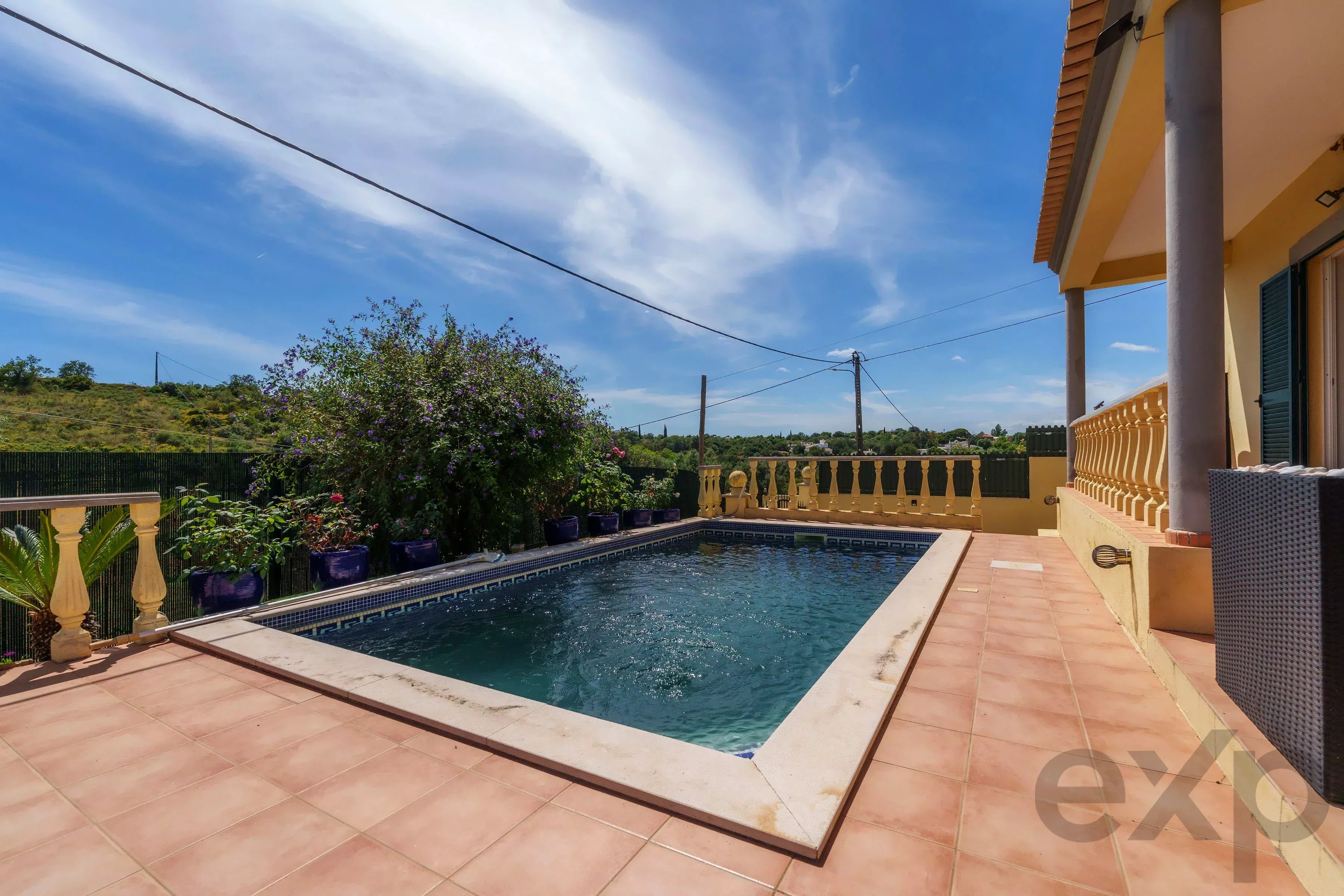 A fantastic, charming 4-bedroom villa with a garden and swimming pool on the outskirts of Olhão 87006245 image 6
