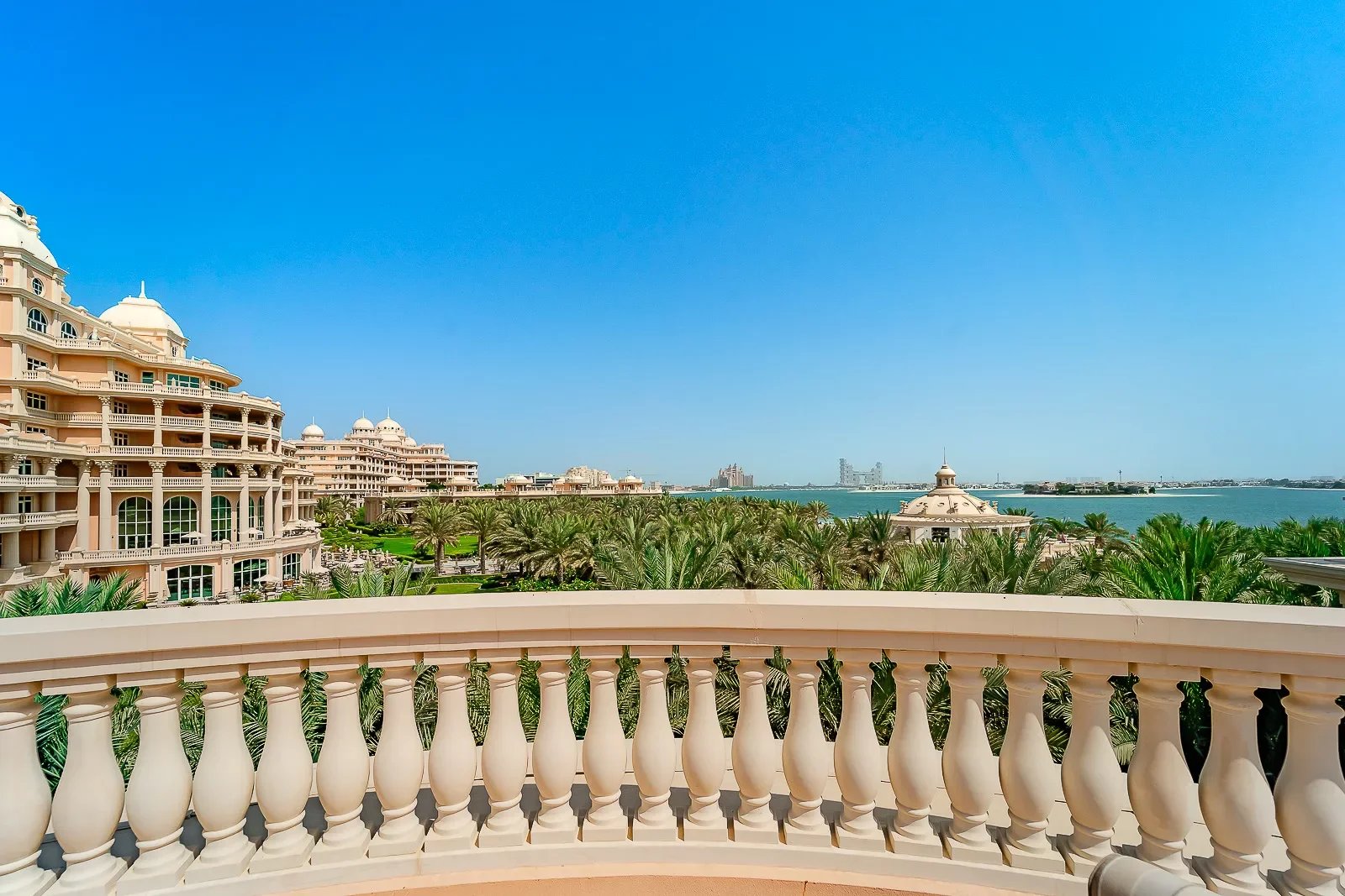 4-bedroom villa for sale in Raffles Residences, Palm Jumeirah