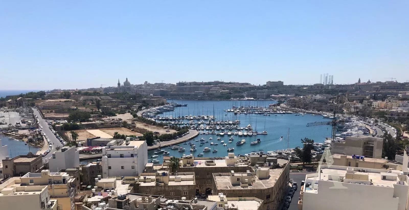 Luxurious 3-Bedroom Apartment in Gzira, Malta